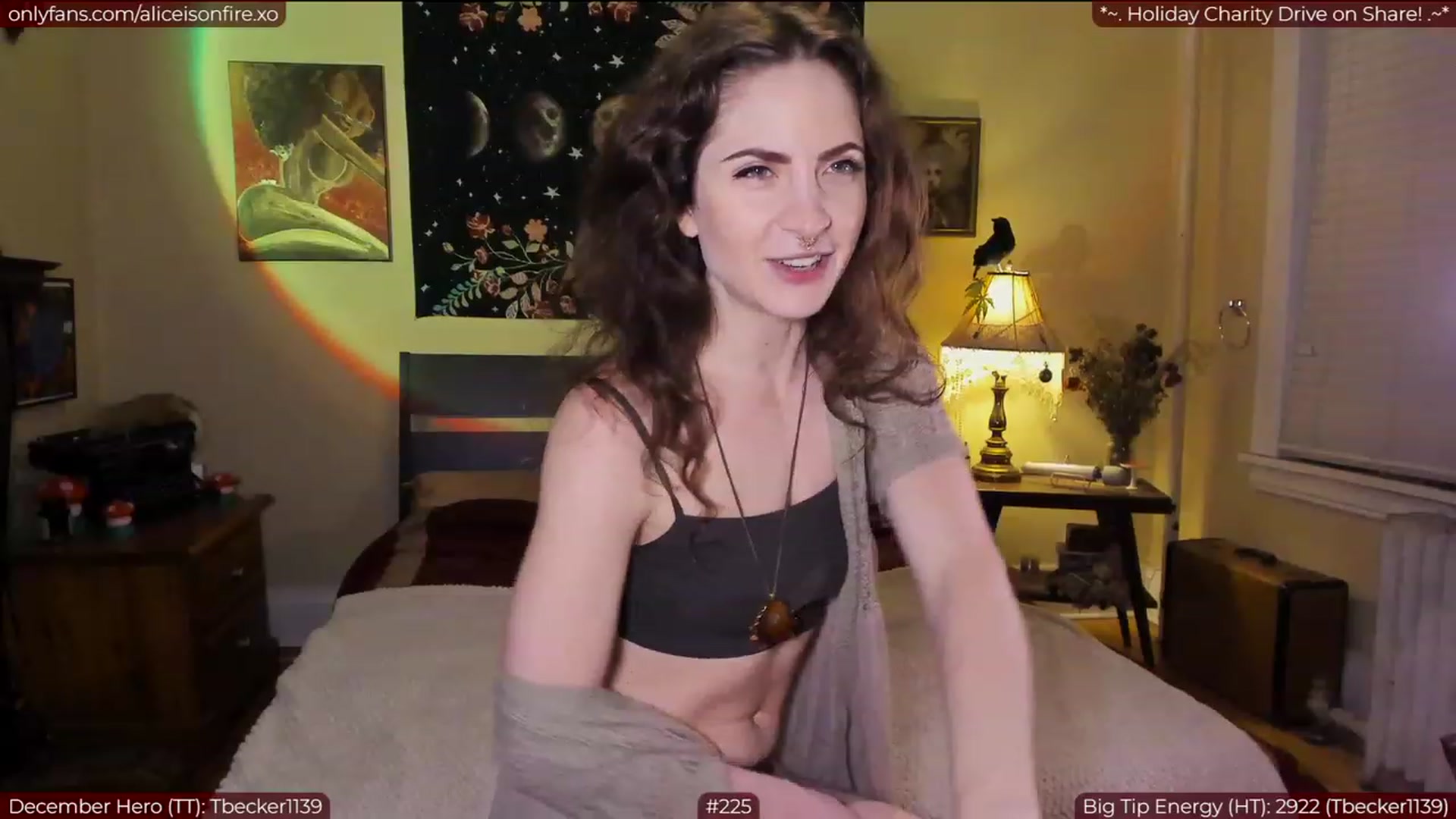 Gallery image thumbnail from aliceisonfire's myfreecams stream on, 12/14/2022, 22:41 image 6 of 20