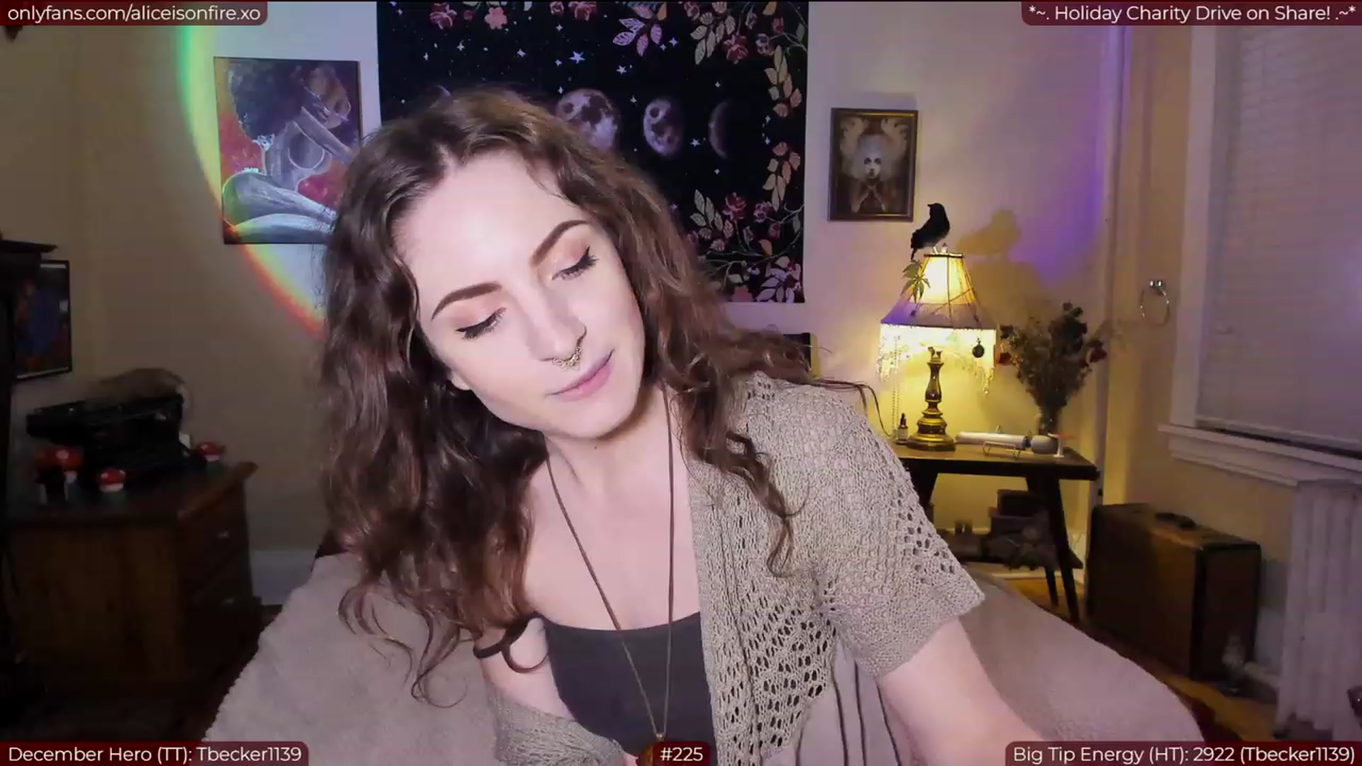 Gallery image thumbnail from aliceisonfire's myfreecams stream on, 12/14/2022, 22:41 image 4 of 20