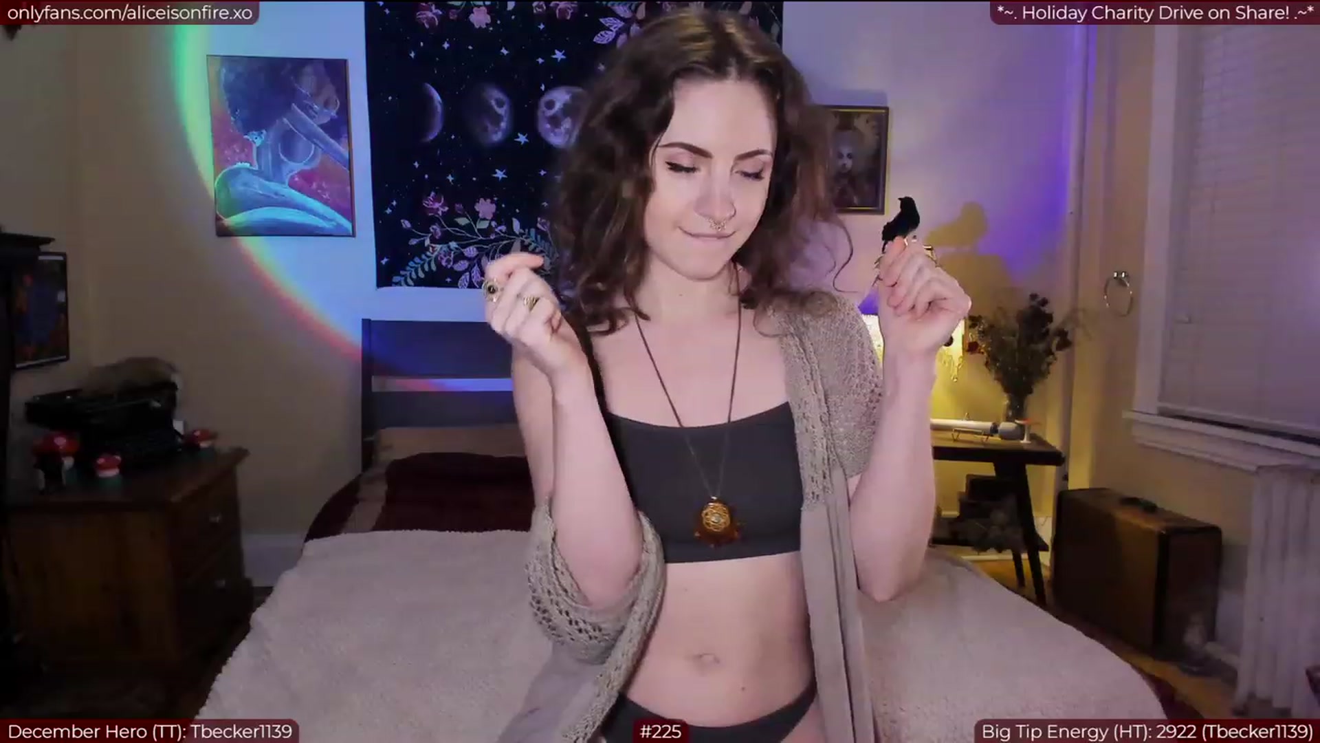 Gallery image thumbnail from aliceisonfire's myfreecams stream on, 12/14/2022, 22:41 image 9 of 20