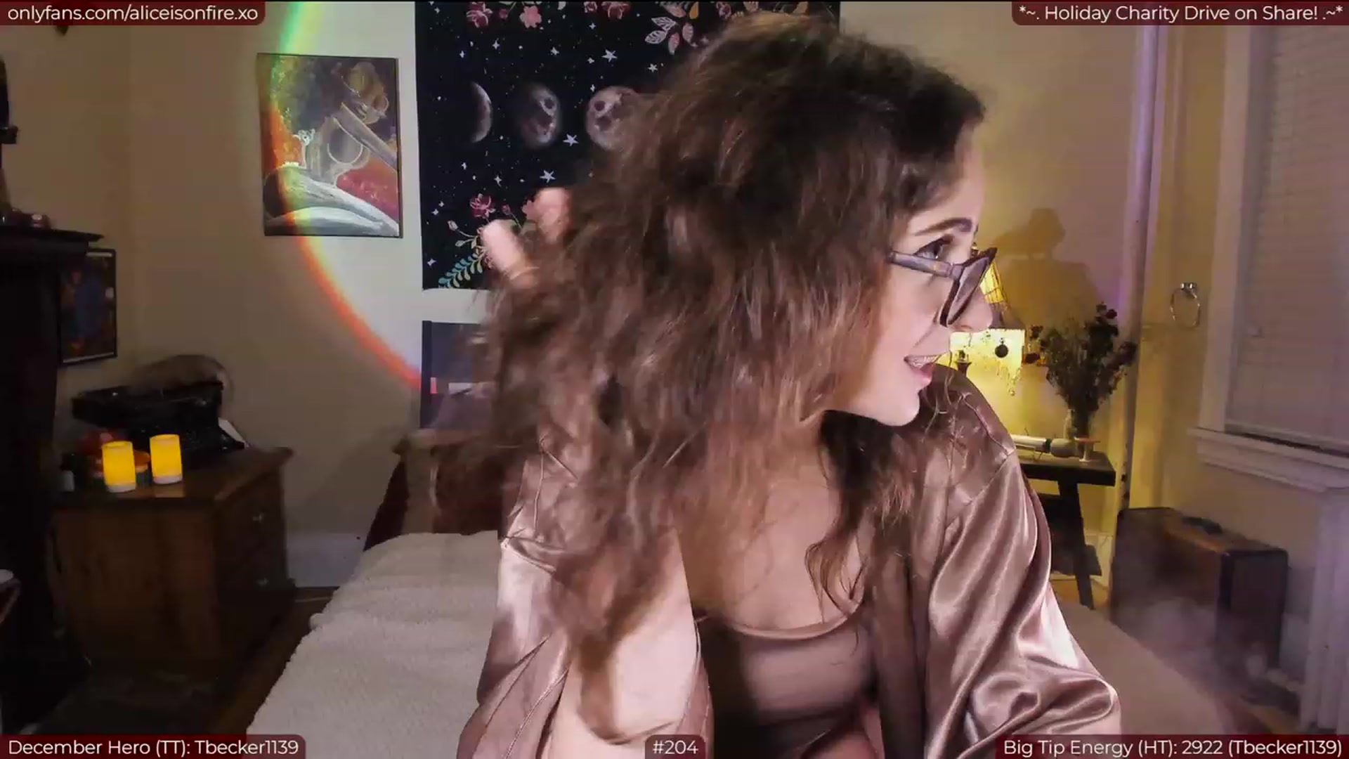 Gallery image thumbnail from aliceisonfire's myfreecams stream on, 12/15/2022, 05:25 image 3 of 20