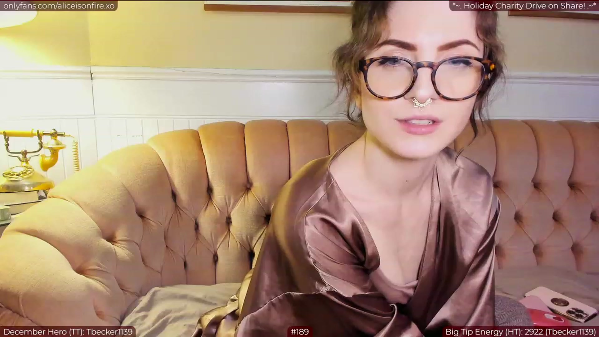 Gallery image thumbnail from aliceisonfire's myfreecams stream on, 12/15/2022, 08:52 image 8 of 20