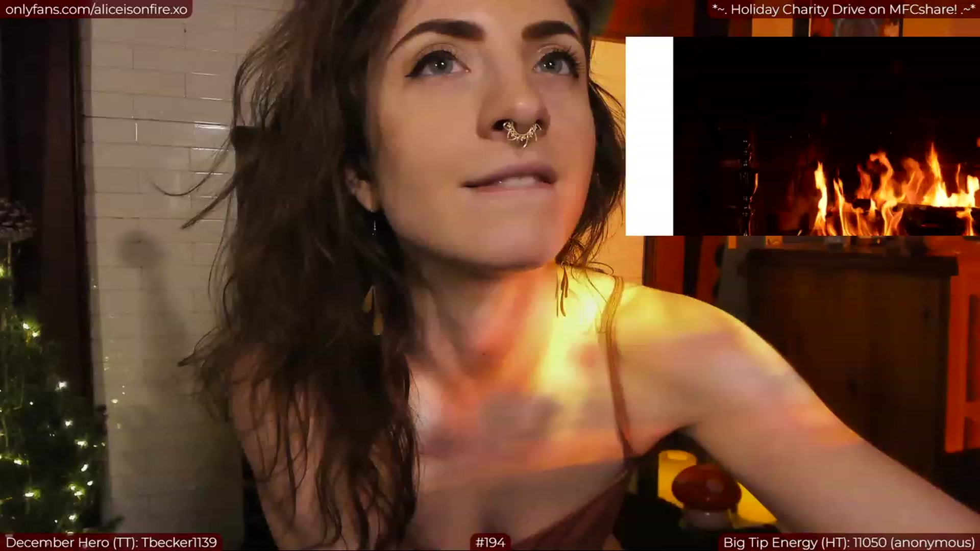 Gallery image thumbnail from aliceisonfire's myfreecams stream on, 12/22/2022, 08:04 image 16 of 20