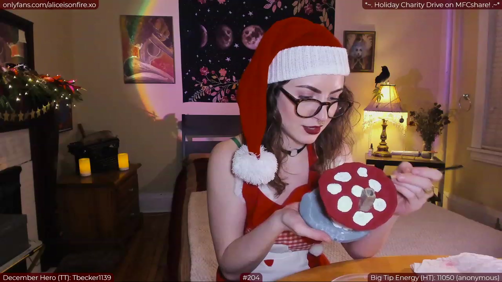 Gallery image thumbnail from aliceisonfire's myfreecams stream on, 12/23/2022, 09:25 image 7 of 20