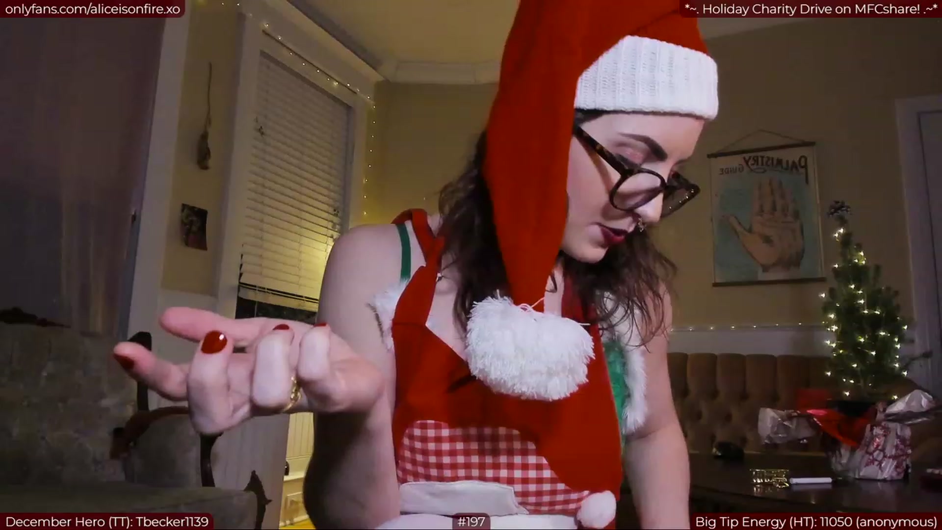 Gallery image thumbnail from aliceisonfire's myfreecams stream on, 12/23/2022, 09:25 image 15 of 20