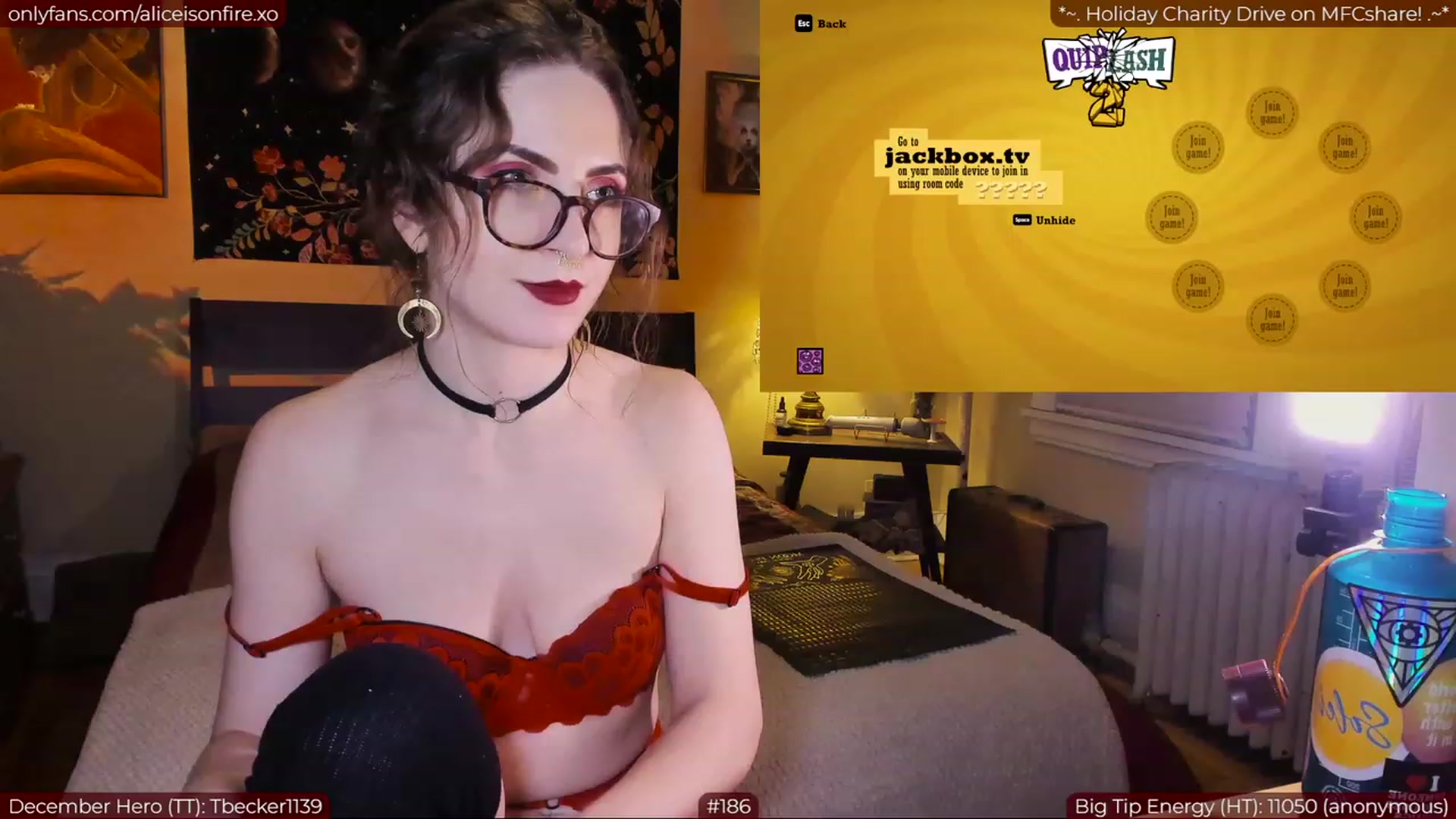Gallery image thumbnail from aliceisonfire's myfreecams stream on, 12/24/2022, 09:06 image 1 of 20