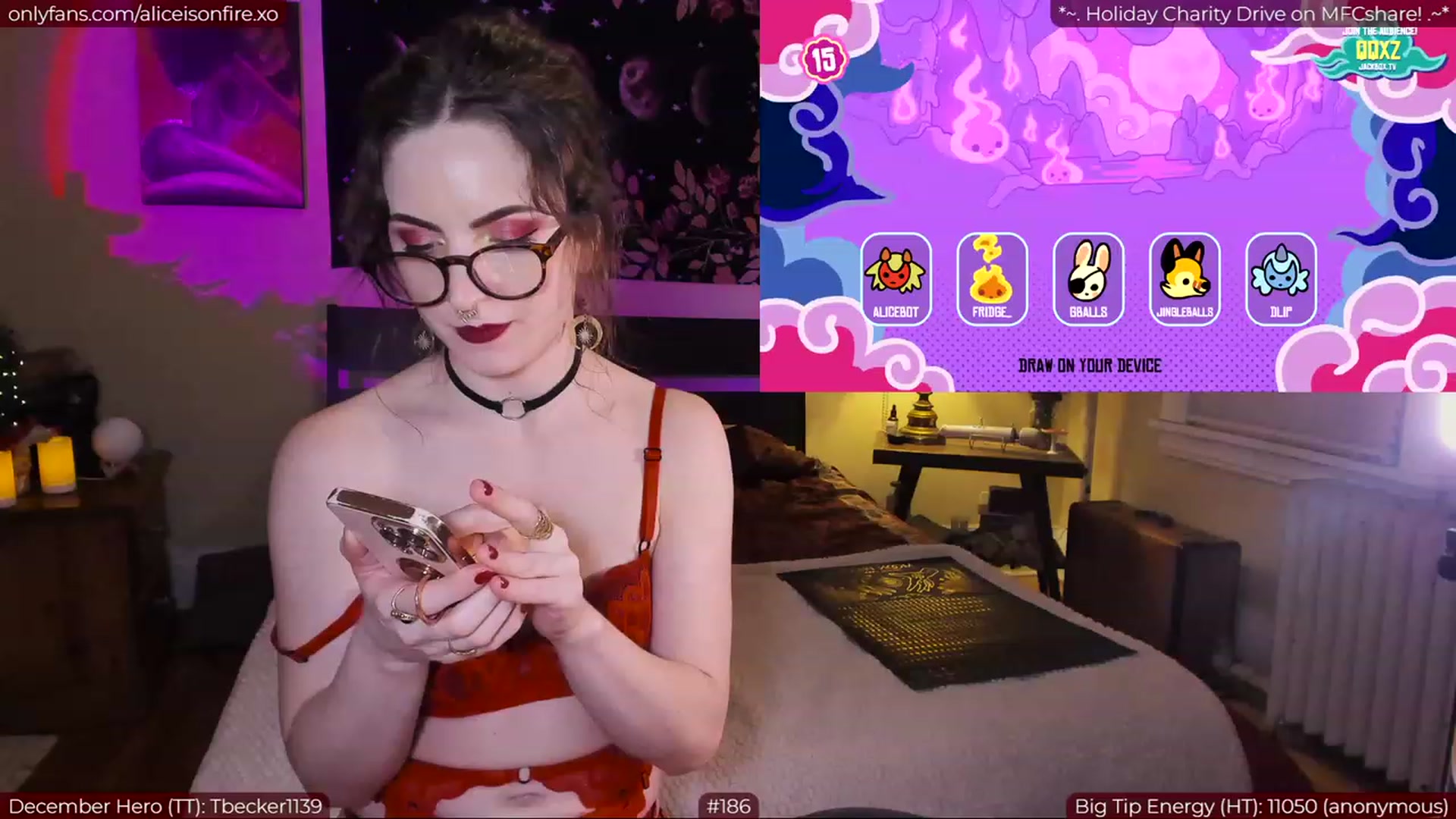 Gallery image thumbnail from aliceisonfire's myfreecams stream on, 12/24/2022, 09:06 image 17 of 20