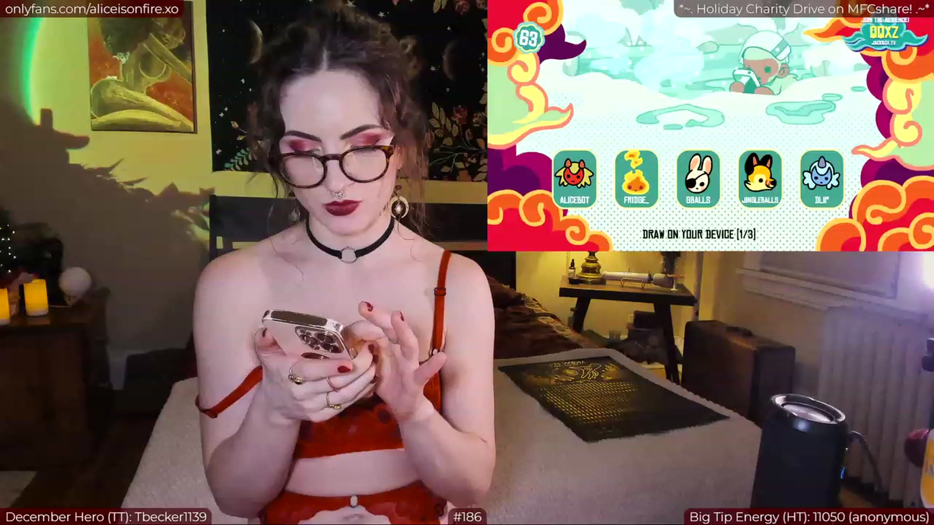 Gallery image thumbnail from aliceisonfire's myfreecams stream on, 12/24/2022, 09:06 image 13 of 20