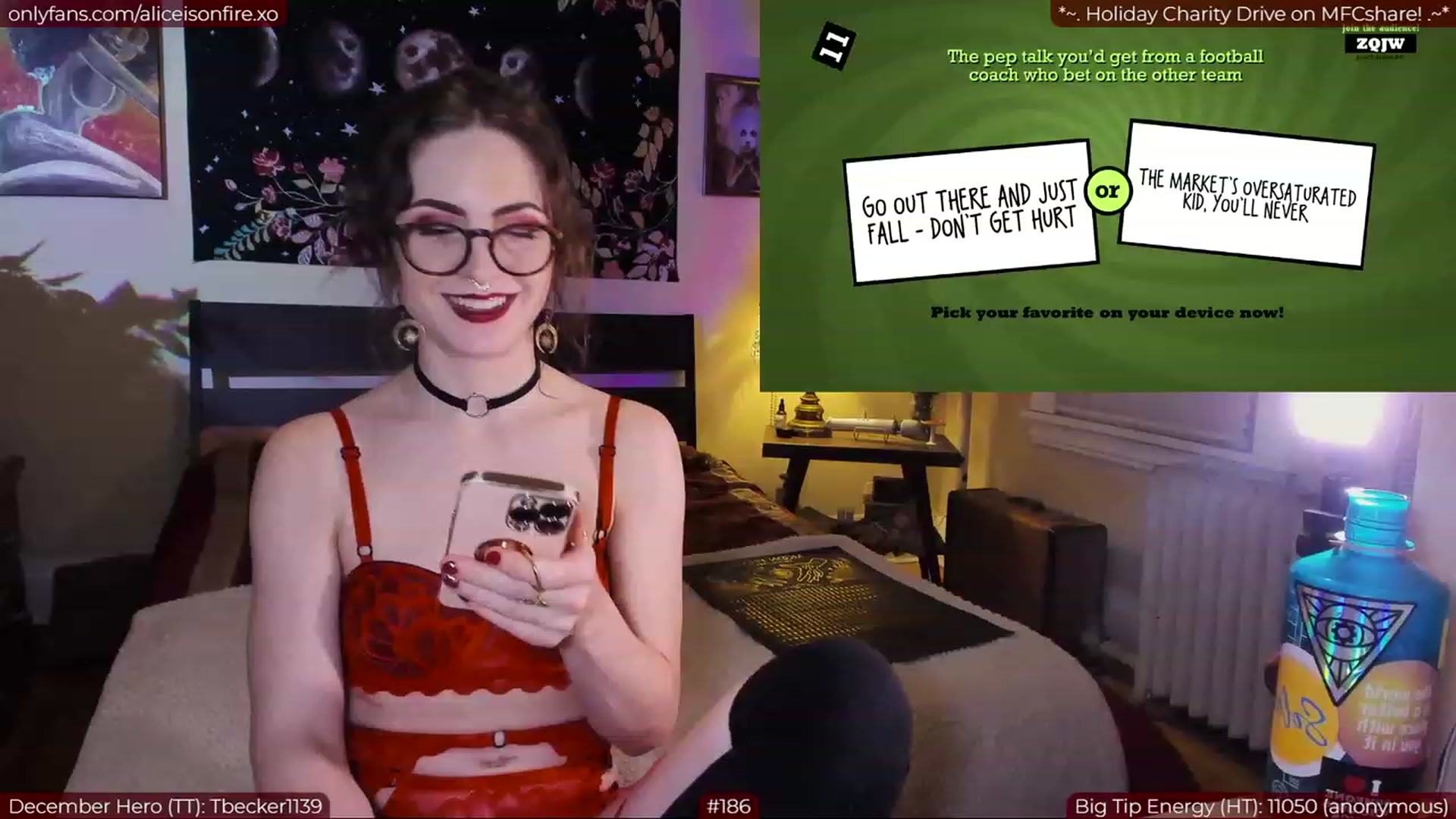 Gallery image thumbnail from aliceisonfire's myfreecams stream on, 12/24/2022, 09:06 image 8 of 20