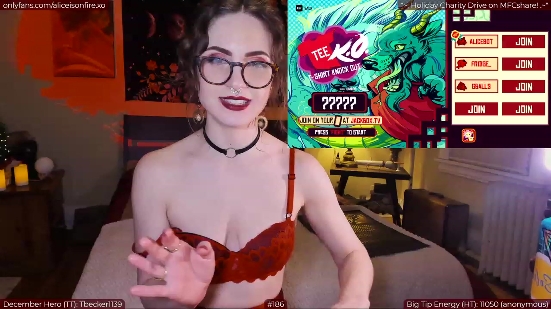 Gallery image thumbnail from aliceisonfire's myfreecams stream on, 12/24/2022, 09:06 image 12 of 20