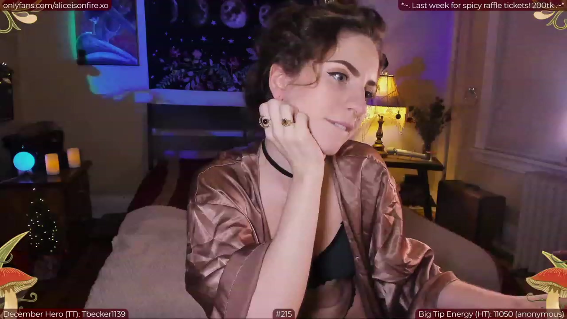 Gallery image thumbnail from aliceisonfire's myfreecams stream on, 12/28/2022, 08:22 image 13 of 20