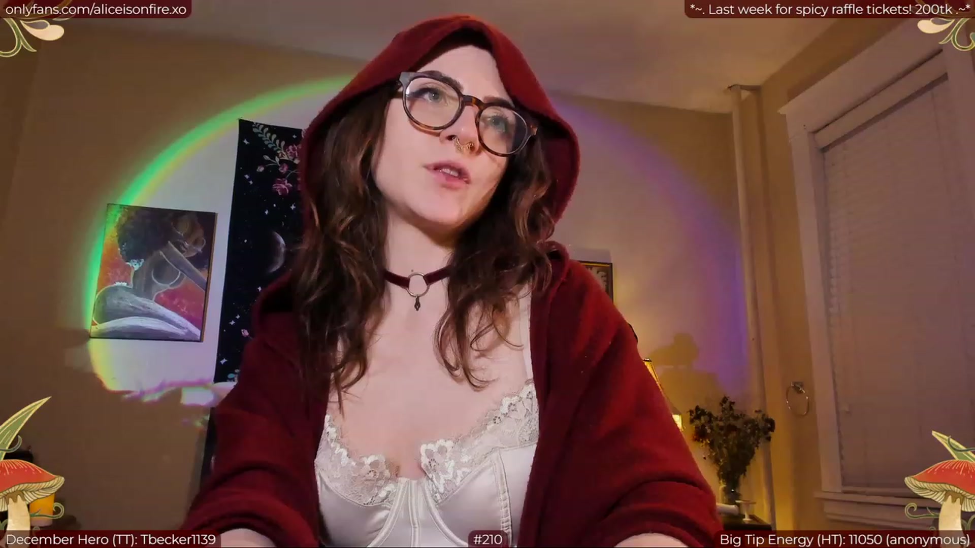 Gallery image thumbnail from aliceisonfire's myfreecams stream on, 12/29/2022, 08:34 image 12 of 20