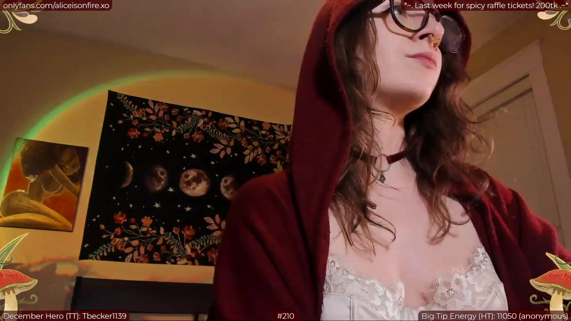 Gallery image thumbnail from aliceisonfire's myfreecams stream on, 12/29/2022, 08:34 image 13 of 20