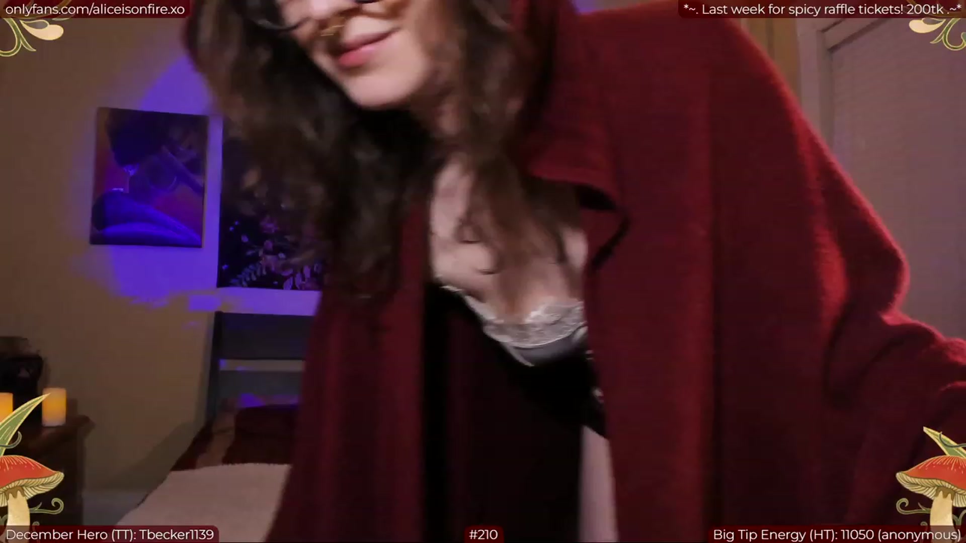 Gallery image thumbnail from aliceisonfire's myfreecams stream on, 12/29/2022, 08:34 image 10 of 20