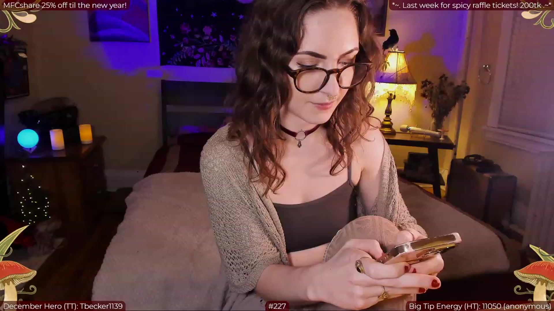 Gallery image thumbnail from aliceisonfire's myfreecams stream on, 12/31/2022, 04:43 image 2 of 20
