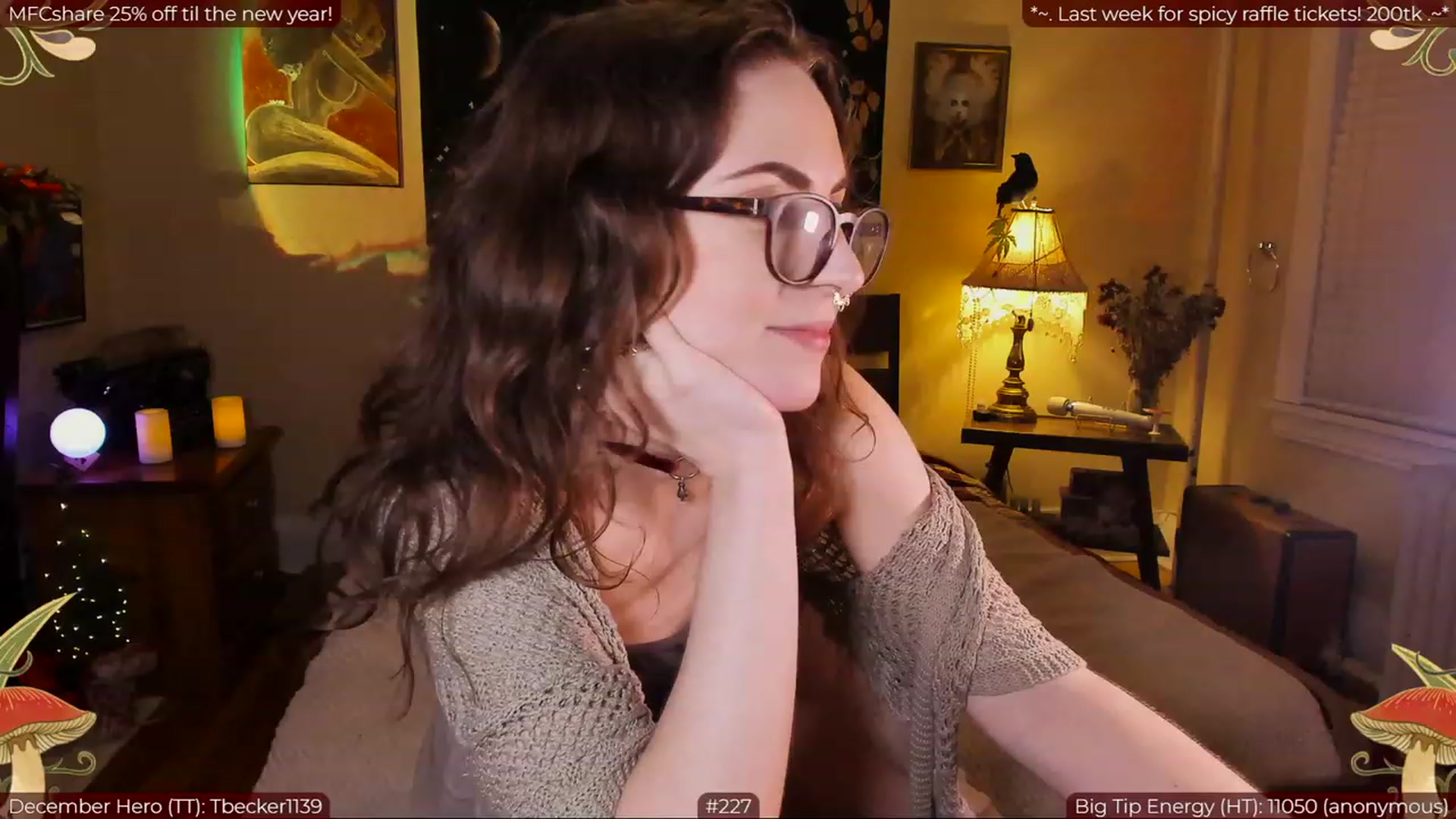 Gallery image thumbnail from aliceisonfire's myfreecams stream on, 12/31/2022, 04:43 image 10 of 20
