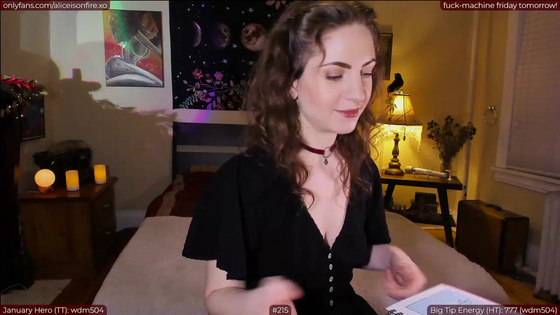 Gallery image thumbnail from aliceisonfire's myfreecams stream on, 01/06/2023, 05:04 image 10 of 20