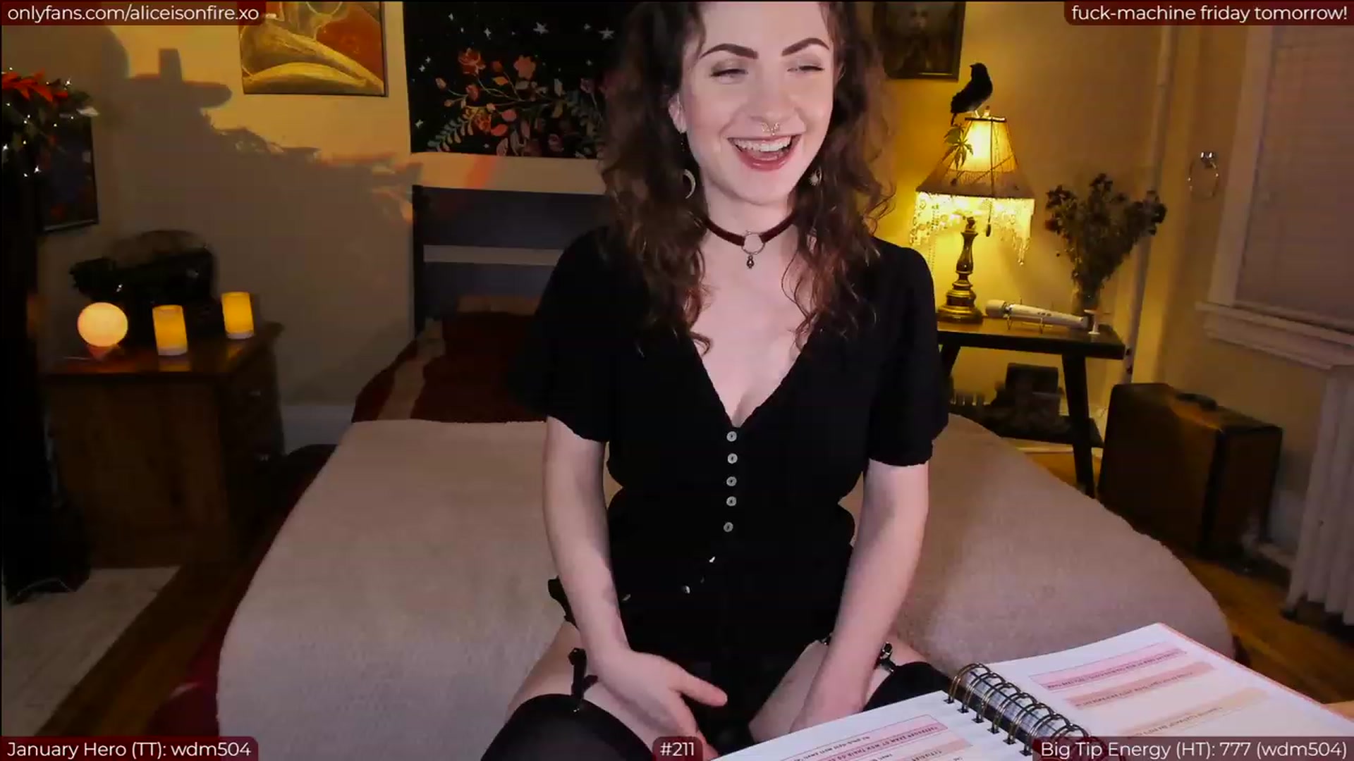 Gallery image thumbnail from aliceisonfire's myfreecams stream on, 01/06/2023, 05:04 image 12 of 20