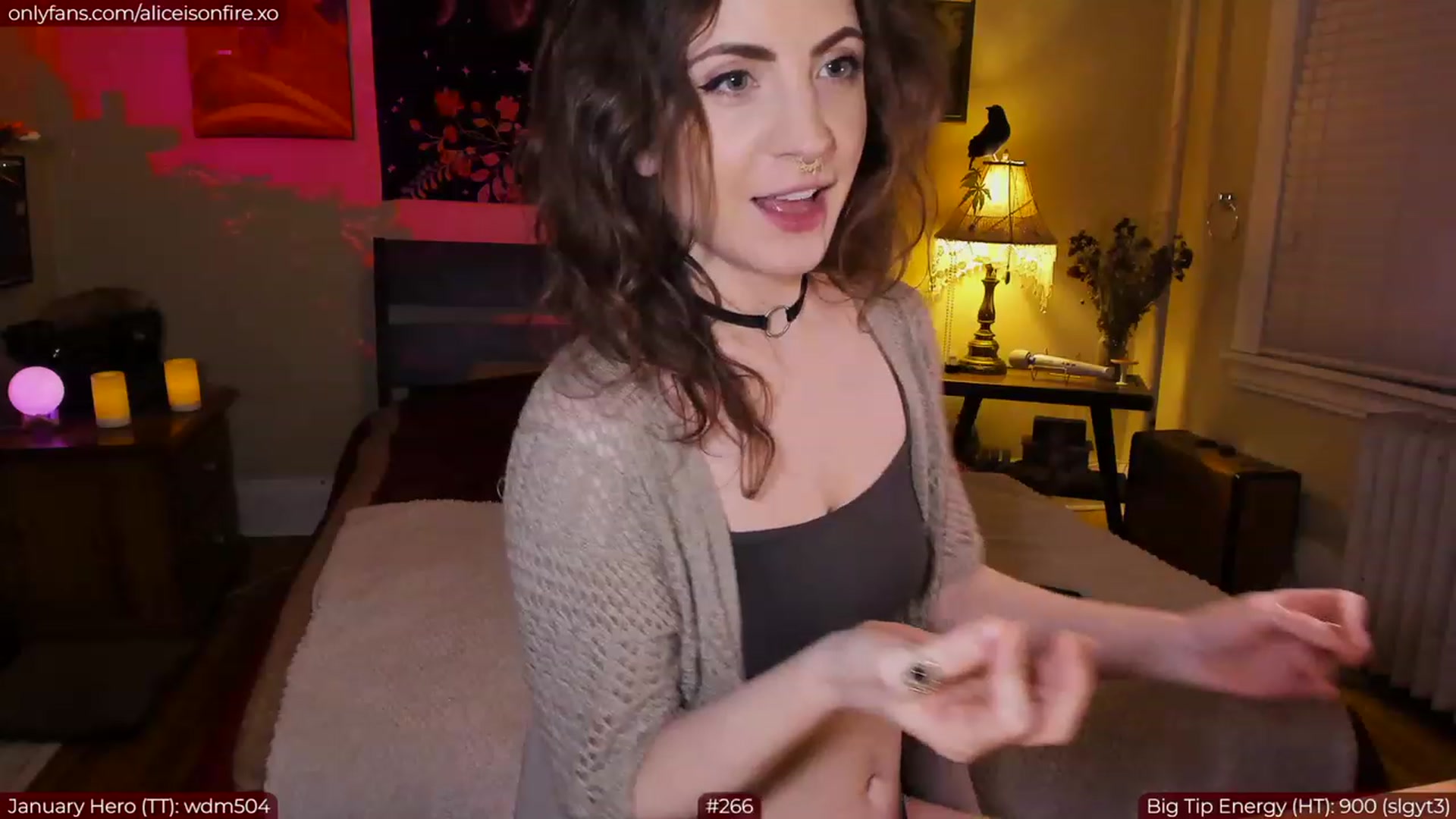 Gallery image thumbnail from aliceisonfire's myfreecams stream on, 01/12/2023, 05:03 image 19 of 20