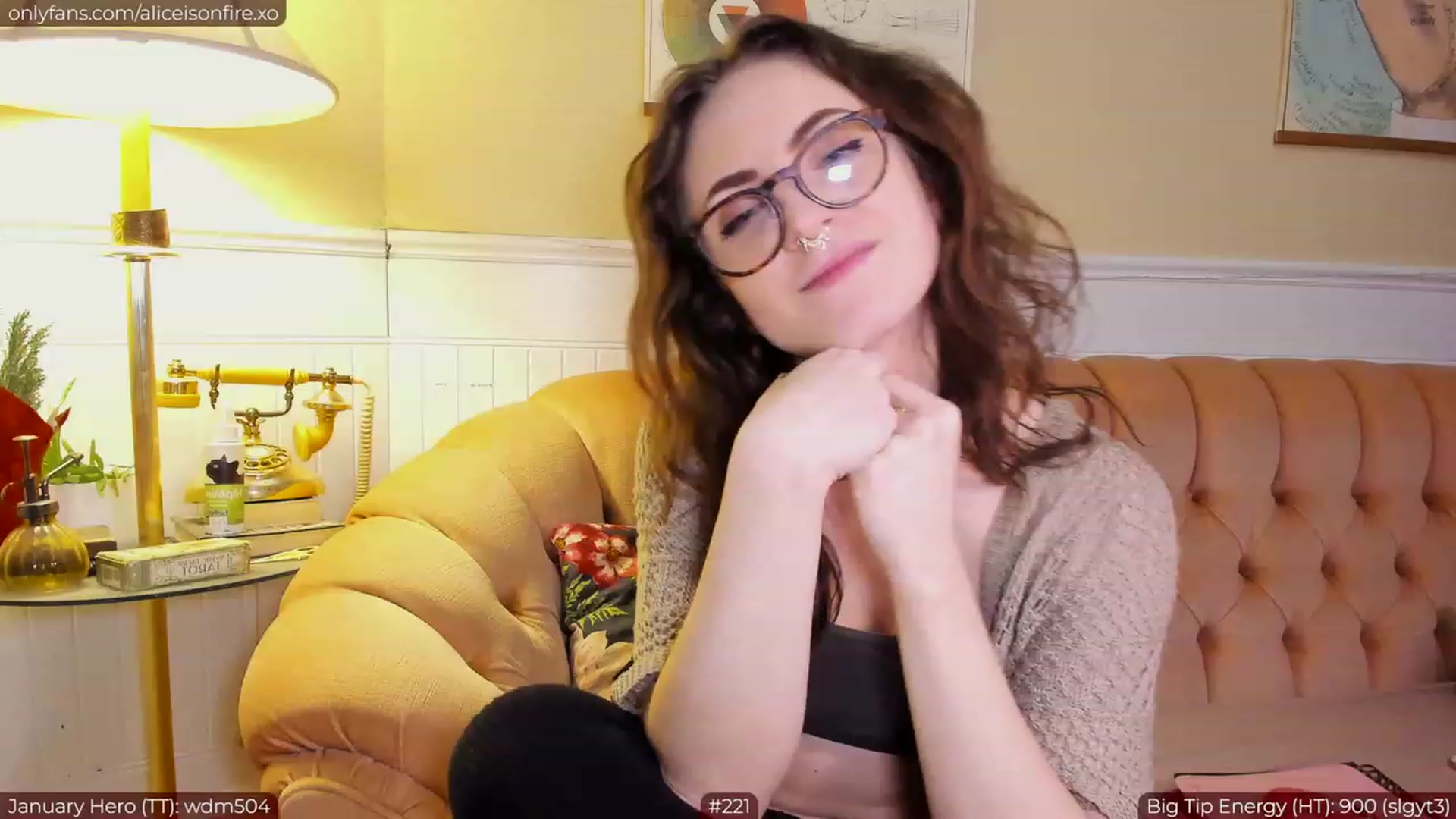 Gallery image thumbnail from aliceisonfire's myfreecams stream on, 01/12/2023, 09:15 image 6 of 20
