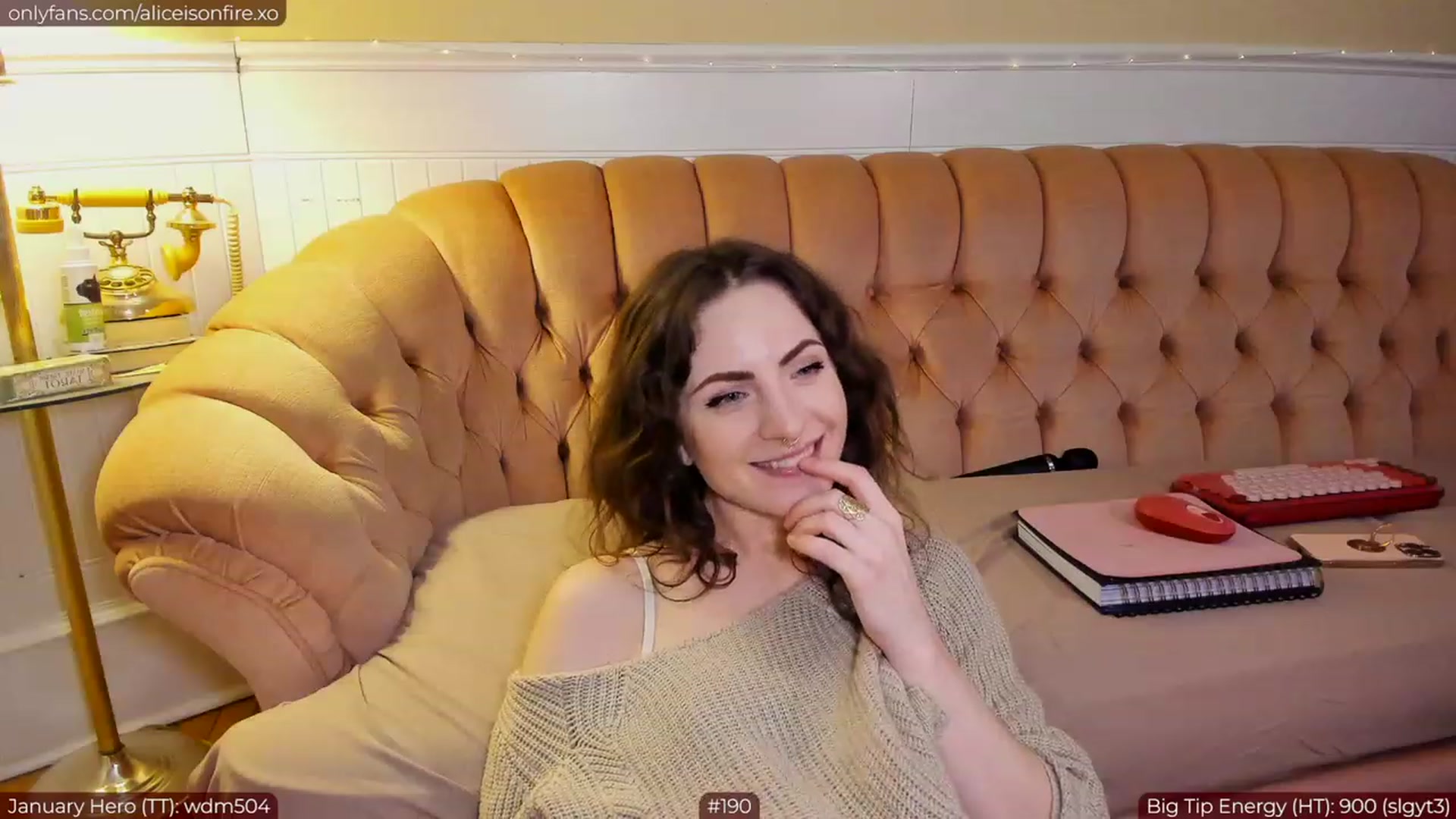 Gallery image thumbnail from aliceisonfire's myfreecams stream on, 01/13/2023, 09:33 image 9 of 20