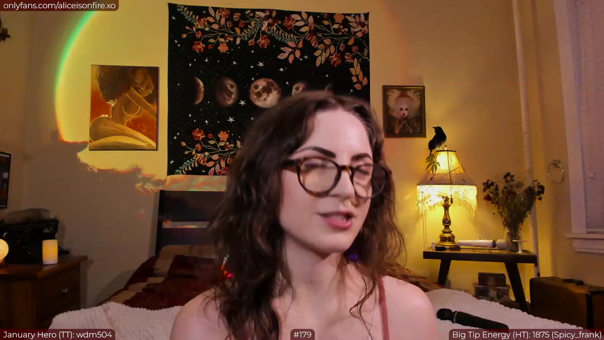 Gallery image thumbnail from aliceisonfire's myfreecams stream on, 01/17/2023, 05:23 image 12 of 20