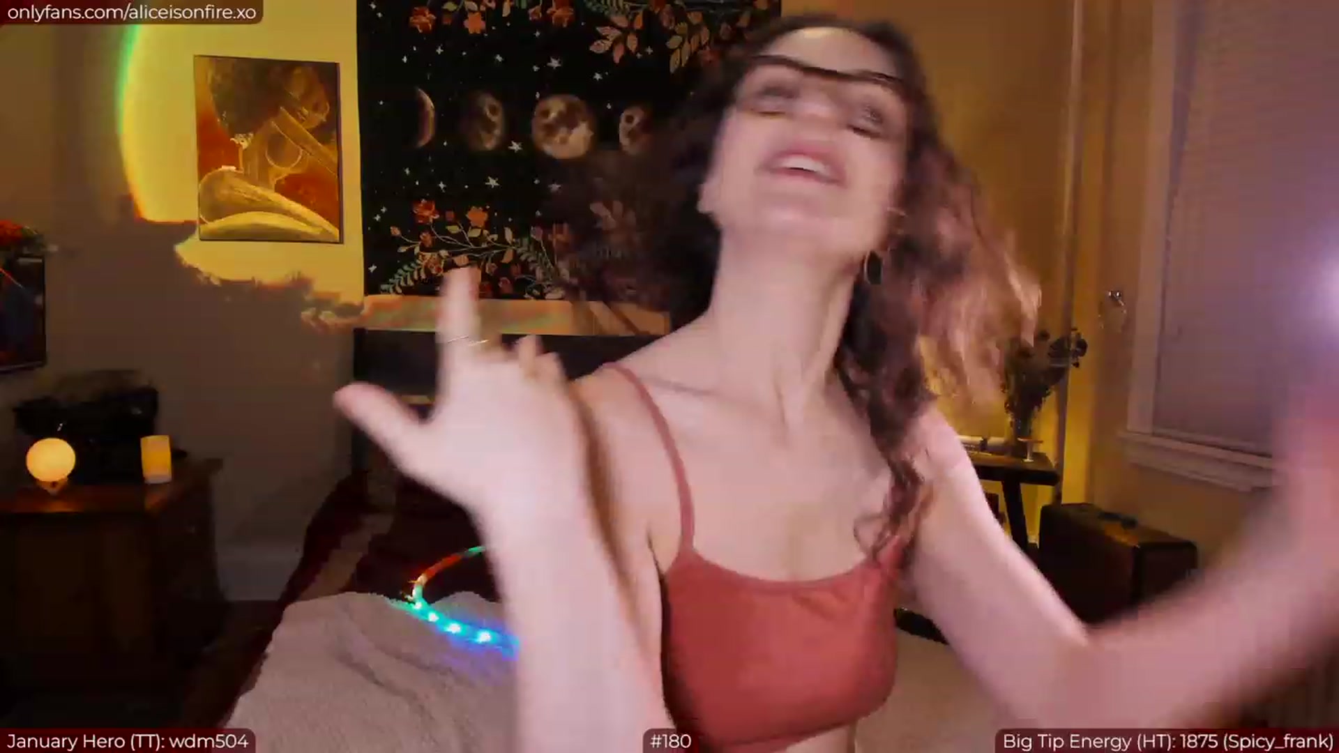 Gallery image thumbnail from aliceisonfire's myfreecams stream on, 01/17/2023, 05:23 image 15 of 20