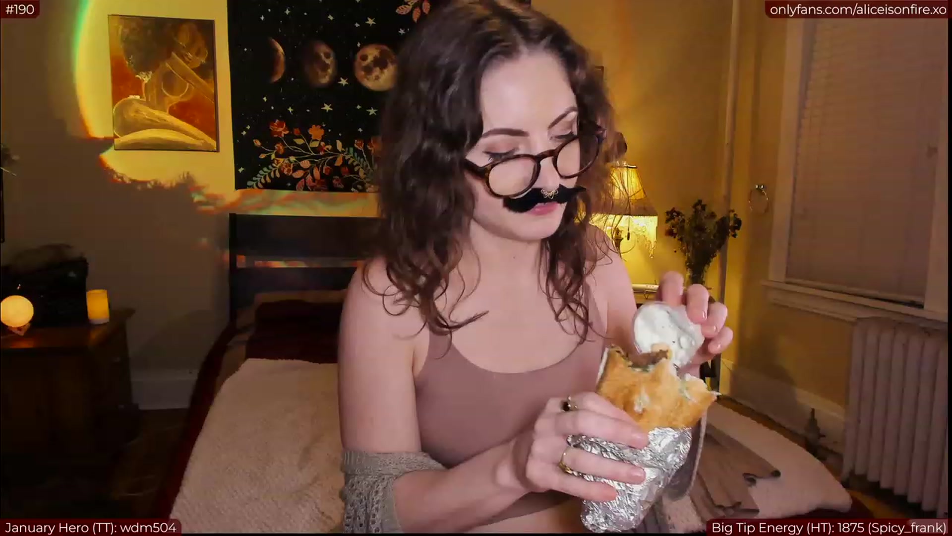 Gallery image thumbnail from aliceisonfire's myfreecams stream on, 01/19/2023, 06:42 image 17 of 20
