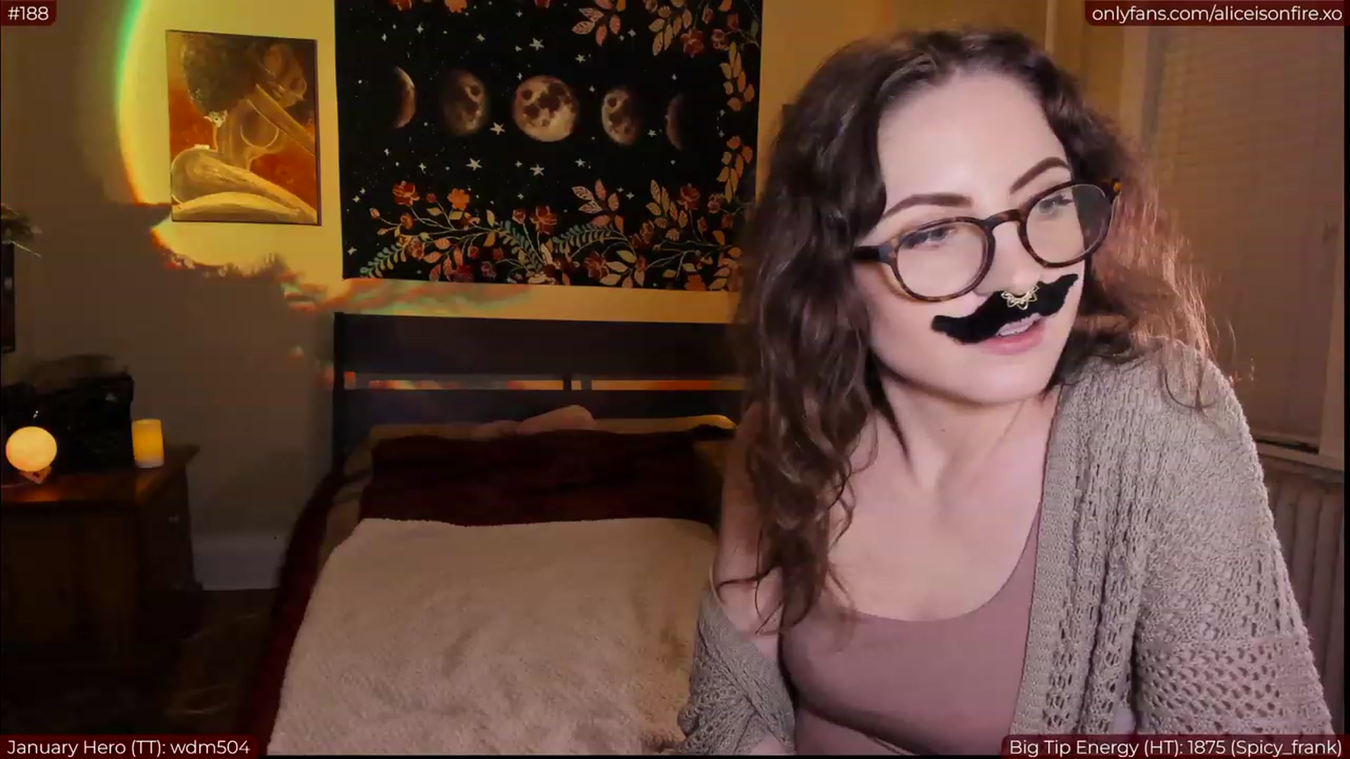 Gallery image thumbnail from aliceisonfire's myfreecams stream on, 01/19/2023, 06:42 image 13 of 20