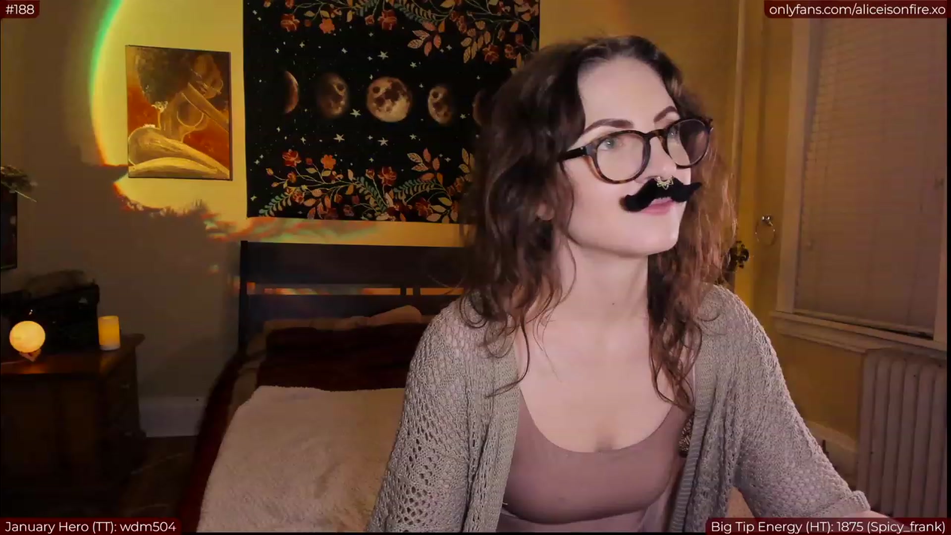 Gallery image thumbnail from aliceisonfire's myfreecams stream on, 01/19/2023, 06:42 image 12 of 20