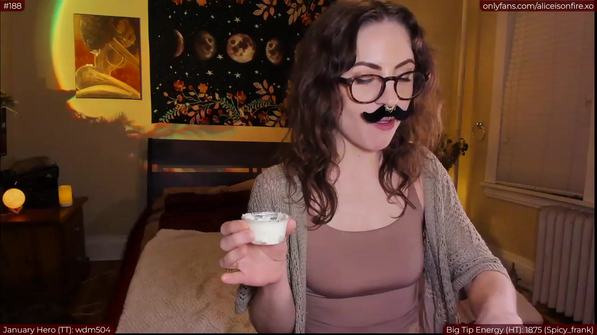 Gallery image thumbnail from aliceisonfire's myfreecams stream on, 01/19/2023, 06:42 image 15 of 20