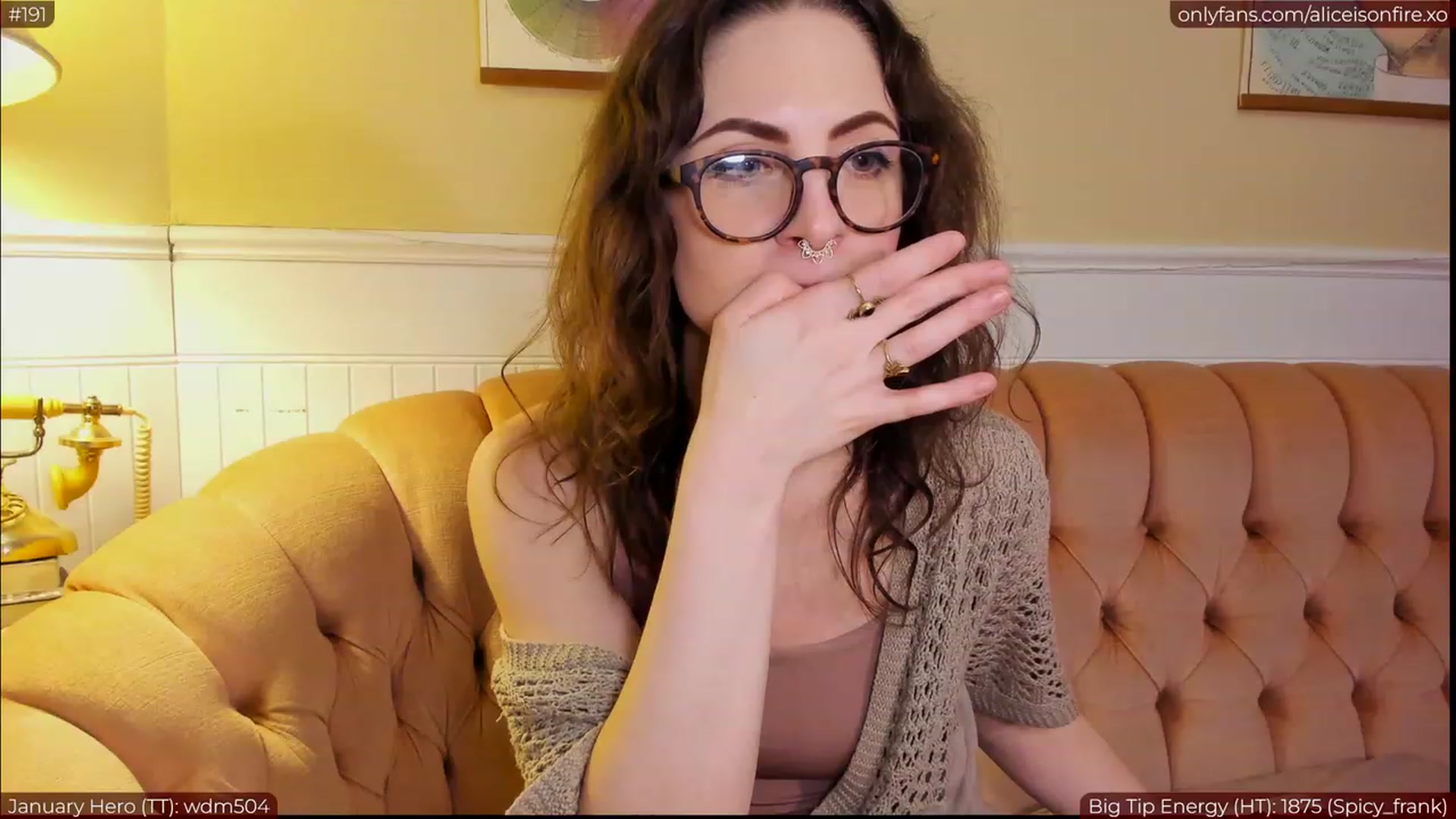 Gallery image thumbnail from aliceisonfire's myfreecams stream on, 01/19/2023, 08:05 image 20 of 20
