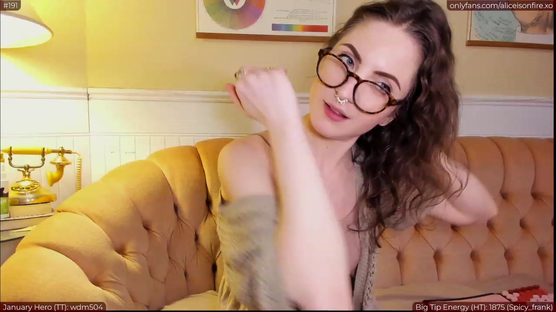 Gallery image thumbnail from aliceisonfire's myfreecams stream on, 01/19/2023, 08:05 image 15 of 20