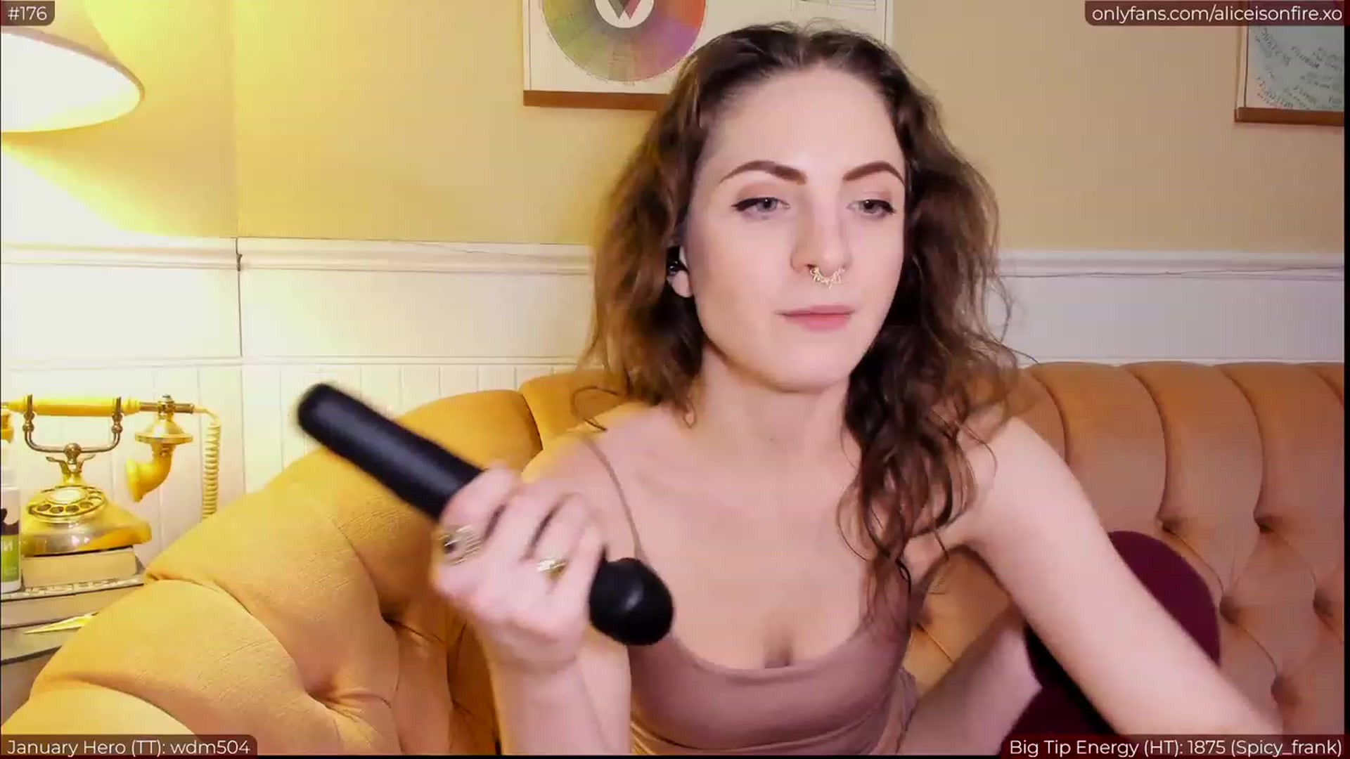 Gallery image thumbnail from aliceisonfire's myfreecams stream on, 01/19/2023, 11:17 image 4 of 20