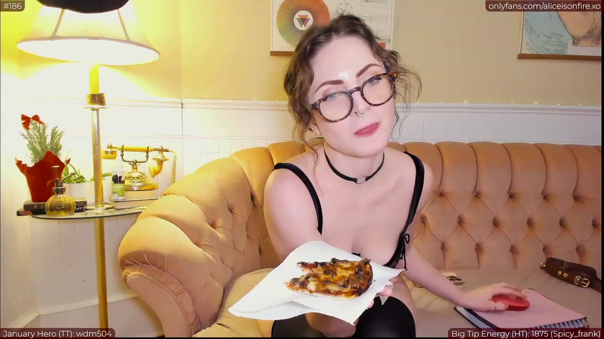 Gallery image thumbnail from aliceisonfire's myfreecams stream on, 01/21/2023, 07:53 image 12 of 20
