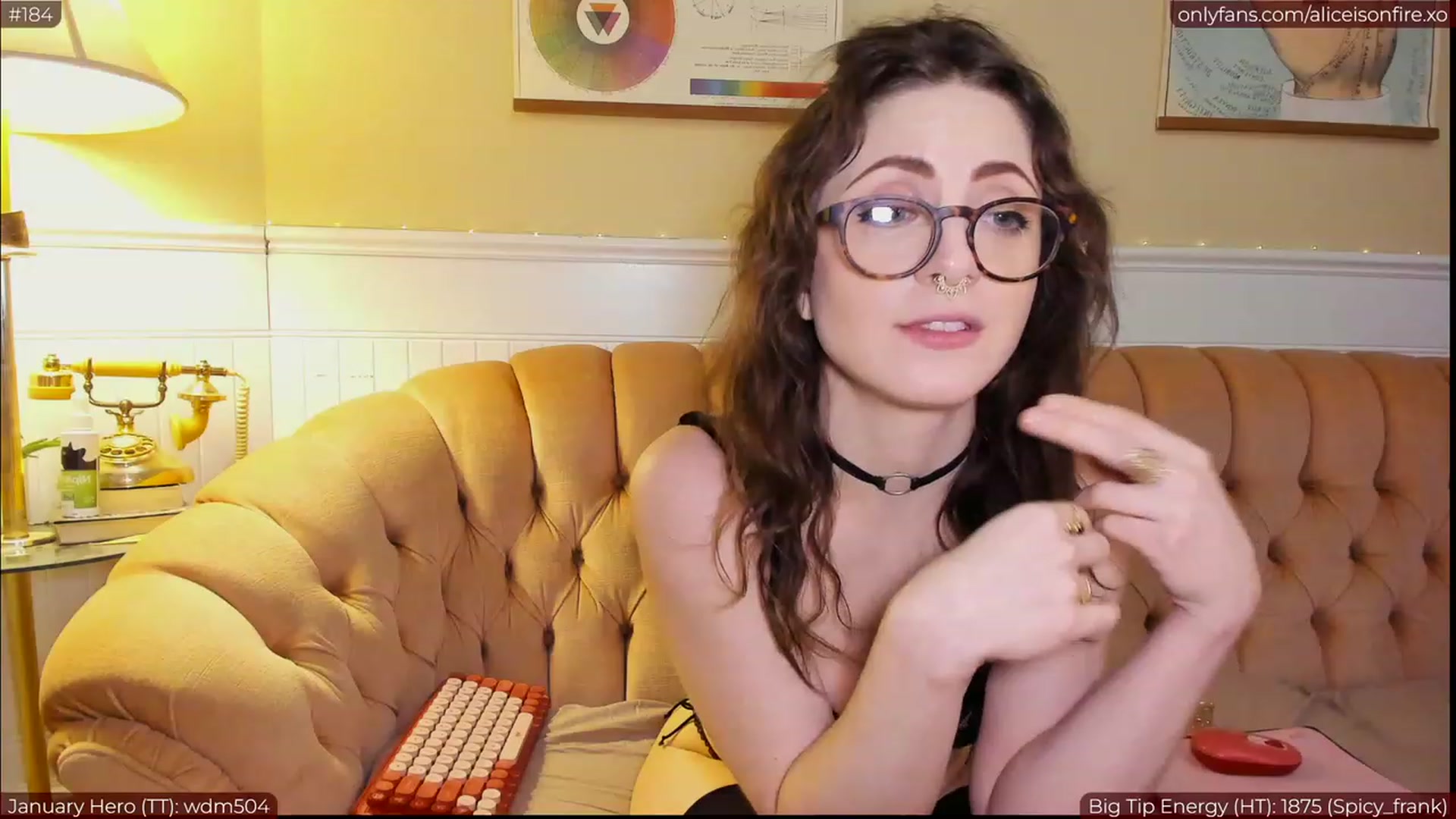 Gallery image thumbnail from aliceisonfire's myfreecams stream on, 01/21/2023, 07:53 image 16 of 20