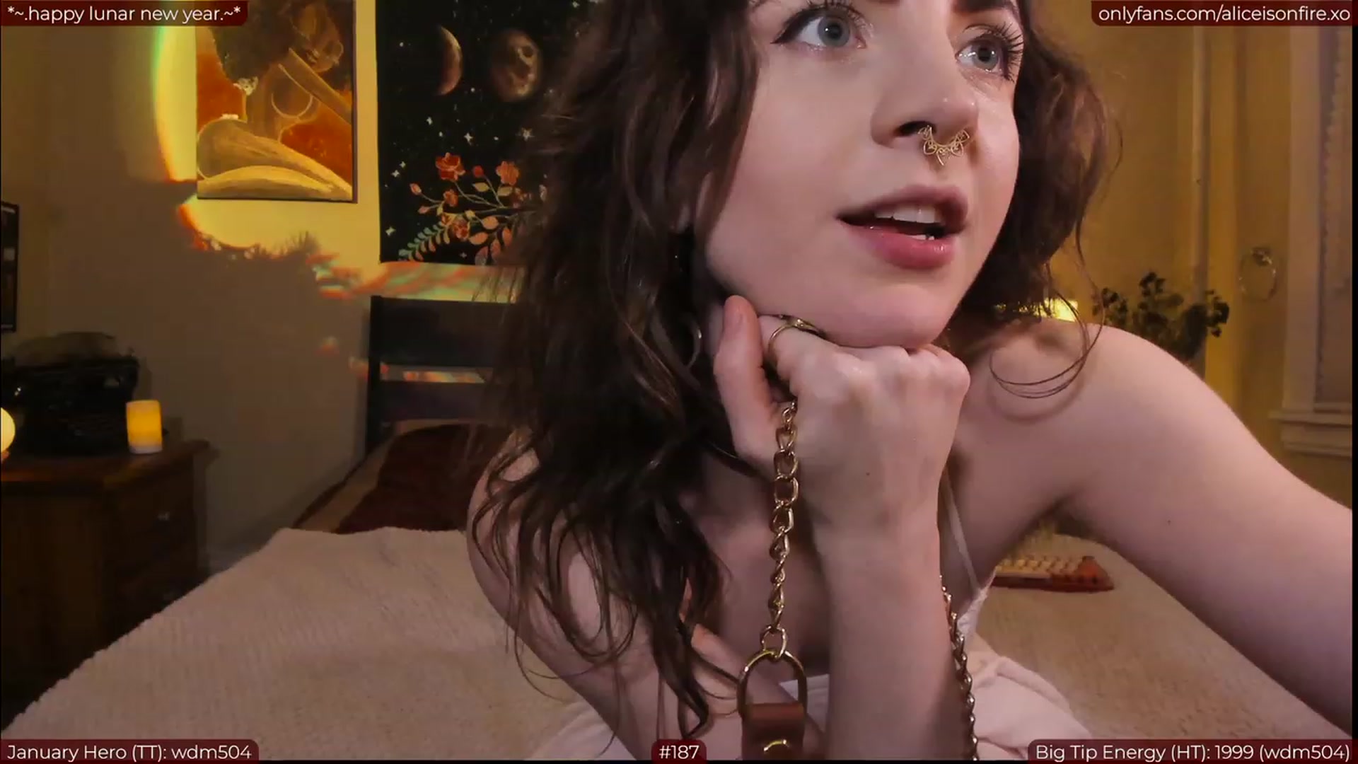 Gallery image thumbnail from aliceisonfire's myfreecams stream on, 01/23/2023, 06:54 image 11 of 20
