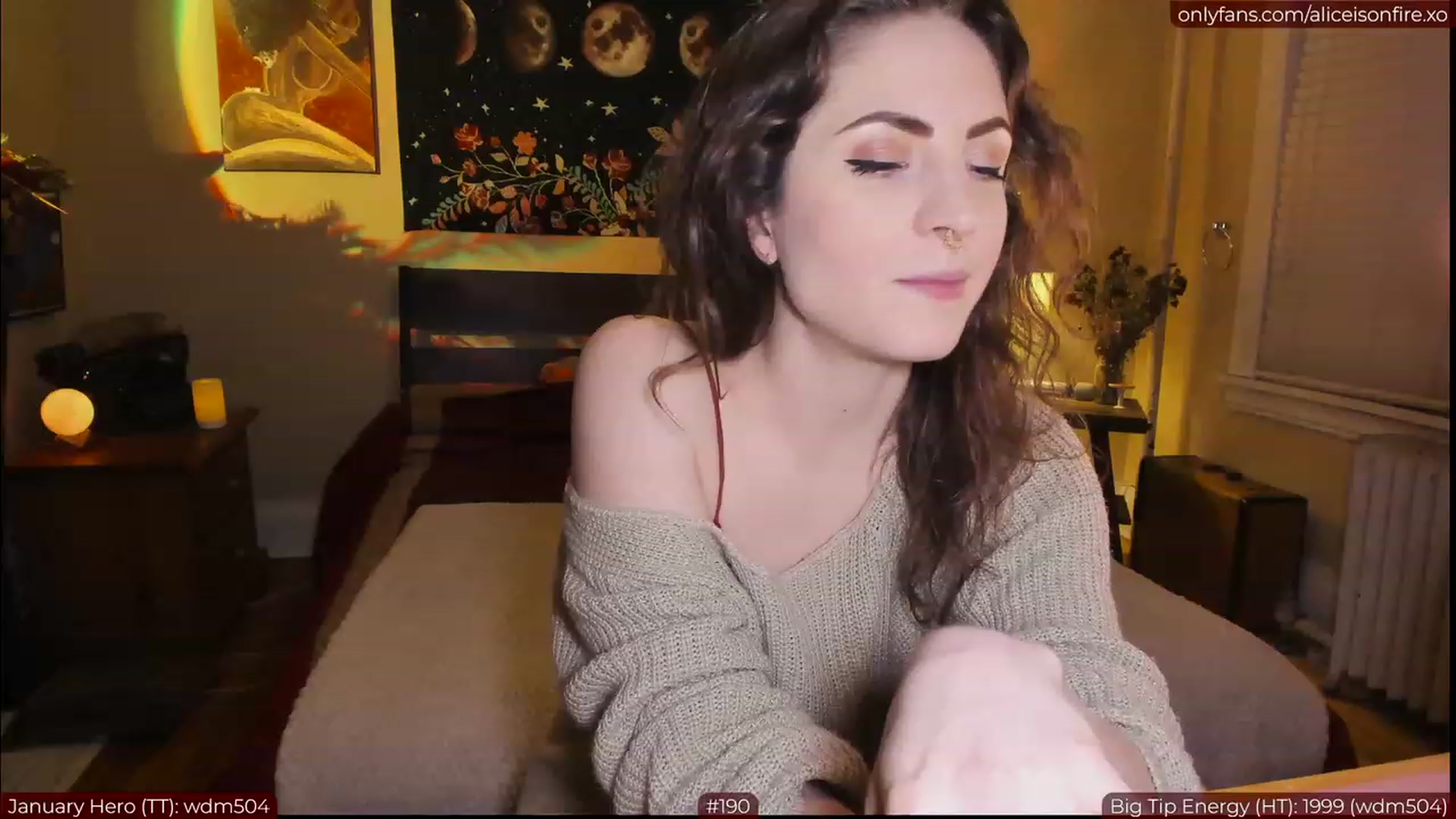 Gallery image thumbnail from aliceisonfire's myfreecams stream on, 01/26/2023, 06:11 image 3 of 20