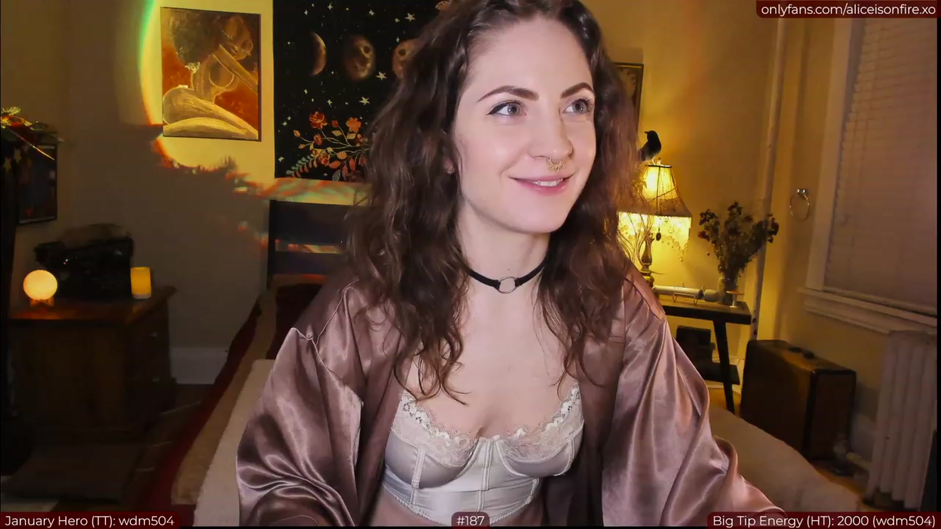 Gallery image thumbnail from aliceisonfire's myfreecams stream on, 01/27/2023, 04:59 image 17 of 20
