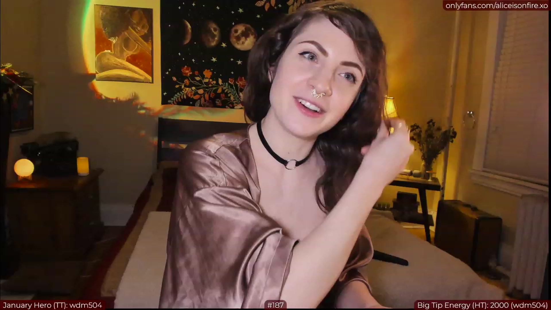 Gallery image thumbnail from aliceisonfire's myfreecams stream on, 01/27/2023, 04:59 image 19 of 20