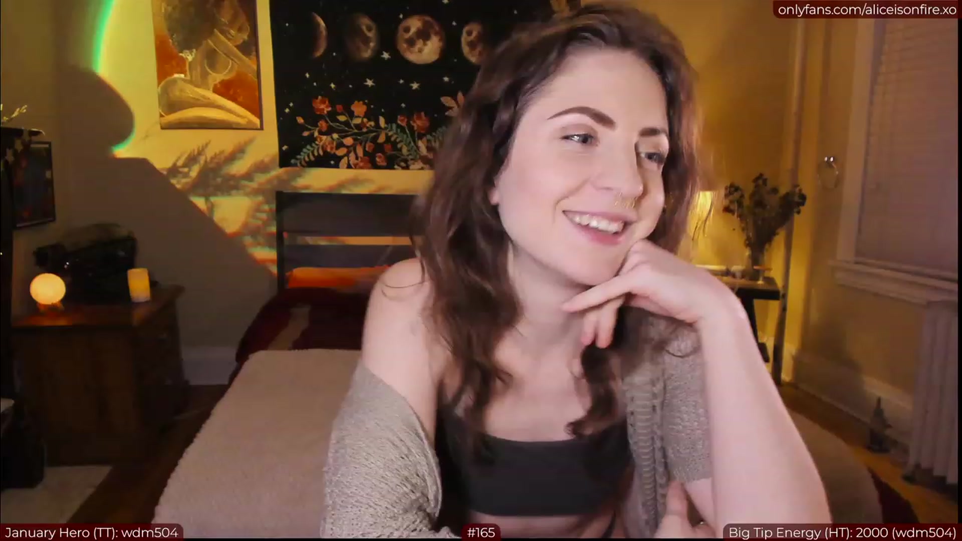 Gallery image thumbnail from aliceisonfire's myfreecams stream on, 01/31/2023, 04:03 image 14 of 20