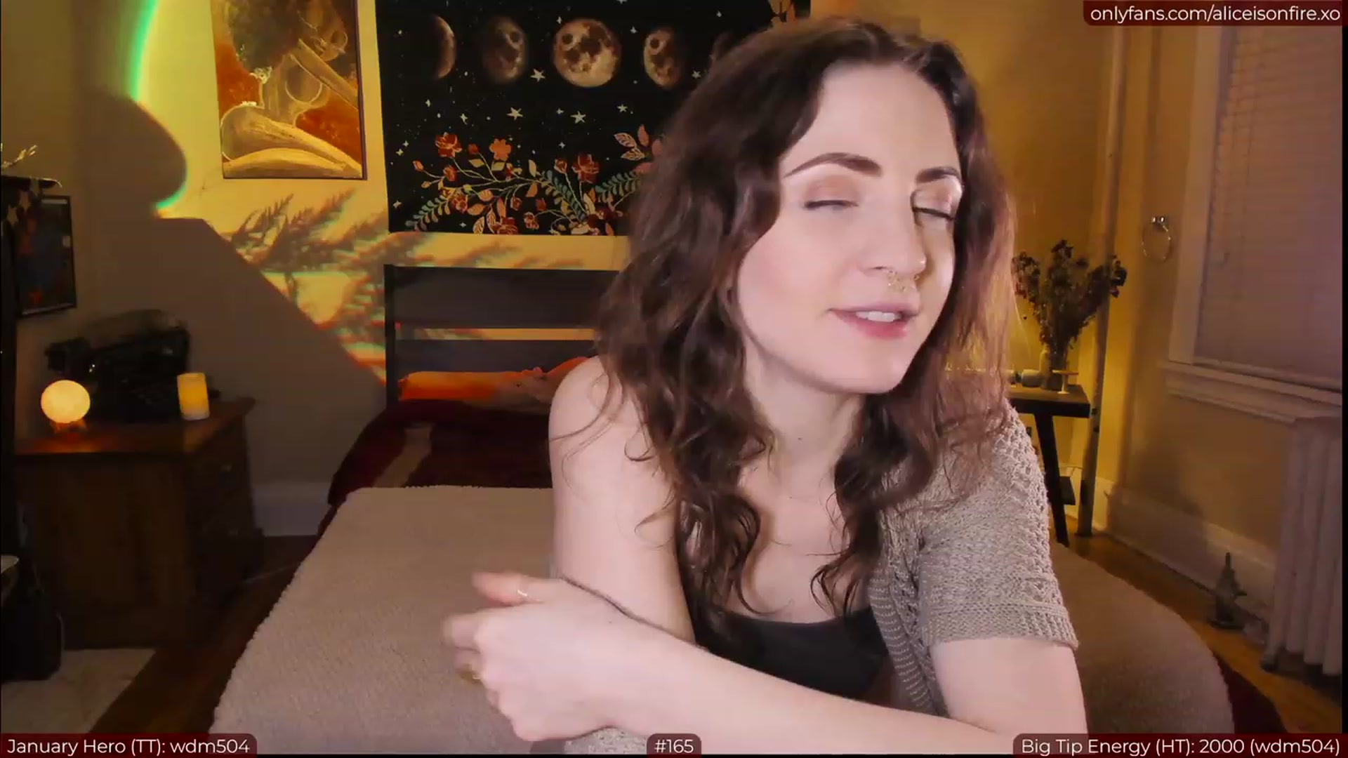 Gallery image thumbnail from aliceisonfire's myfreecams stream on, 01/31/2023, 04:03 image 1 of 20