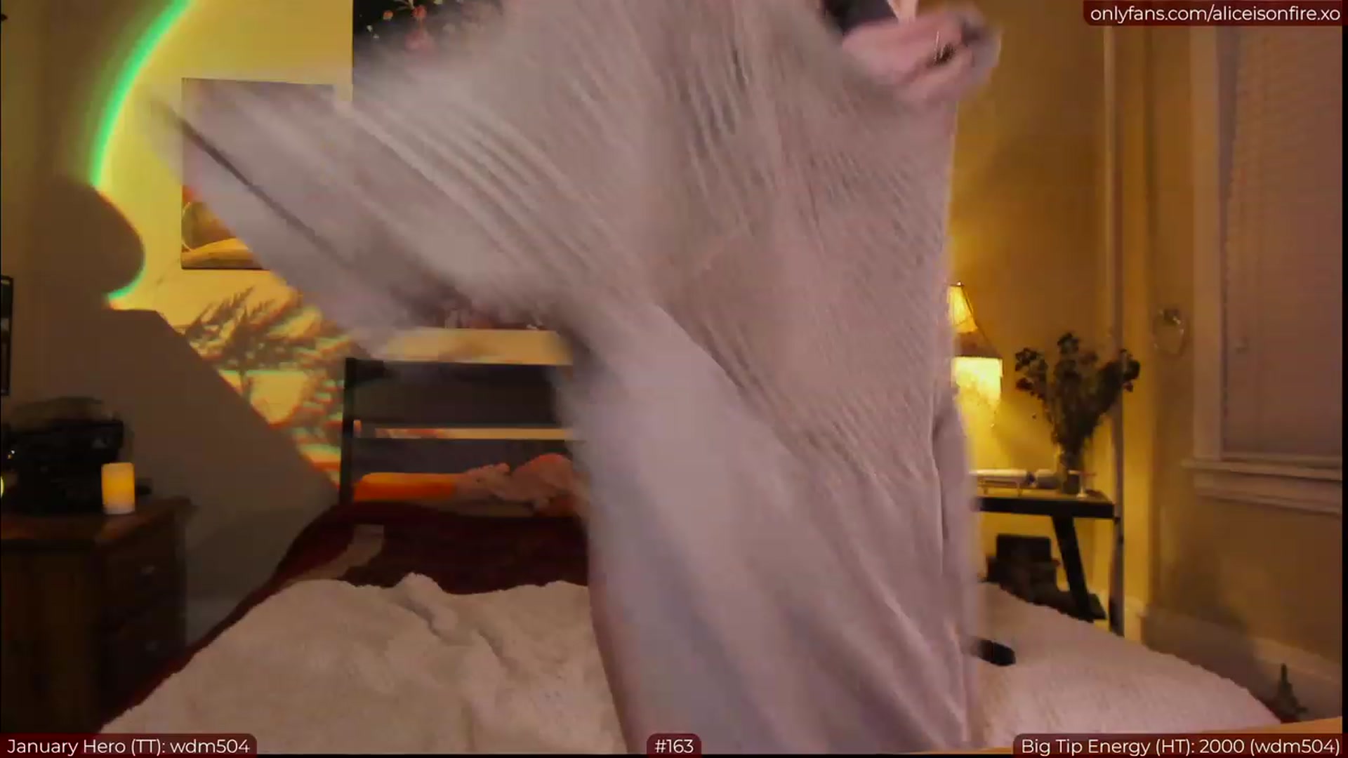 Gallery image thumbnail from aliceisonfire's myfreecams stream on, 01/31/2023, 08:56 image 6 of 20