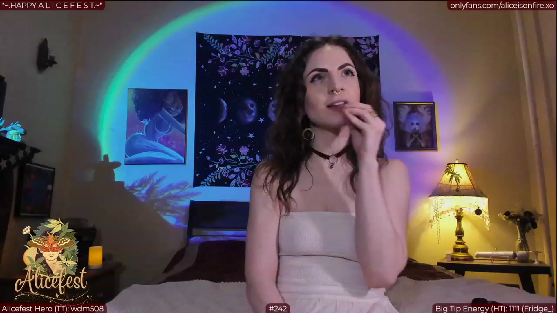 Gallery image thumbnail from aliceisonfire's myfreecams stream on, 03/06/2023, 05:54 image 3 of 20
