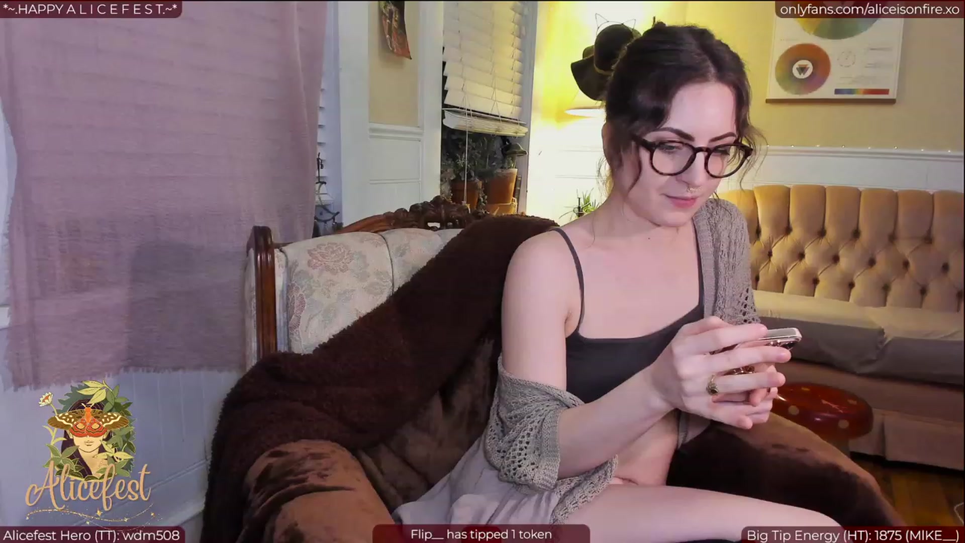 Gallery image thumbnail from aliceisonfire's myfreecams stream on, 03/07/2023, 08:28 image 19 of 20