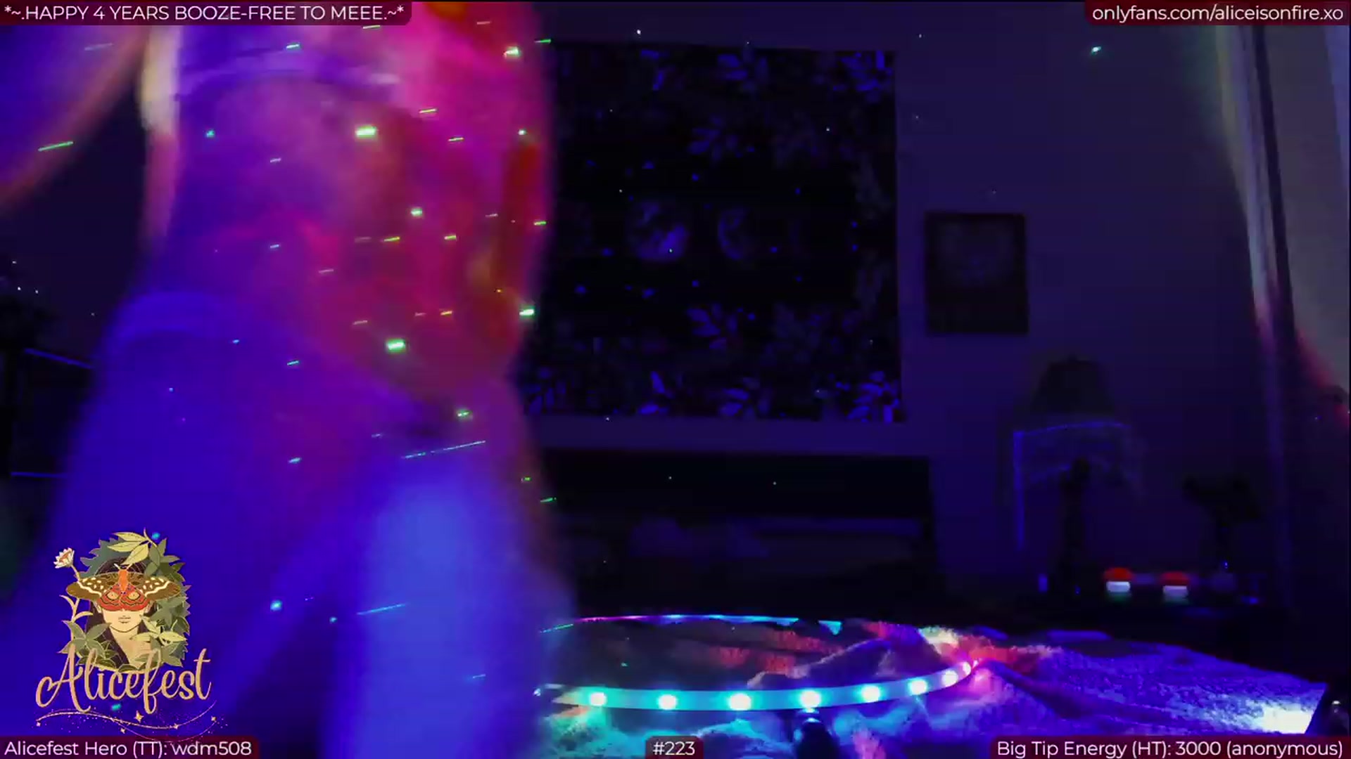 Gallery image thumbnail from aliceisonfire's myfreecams stream on, 03/12/2023, 05:54 image 17 of 20