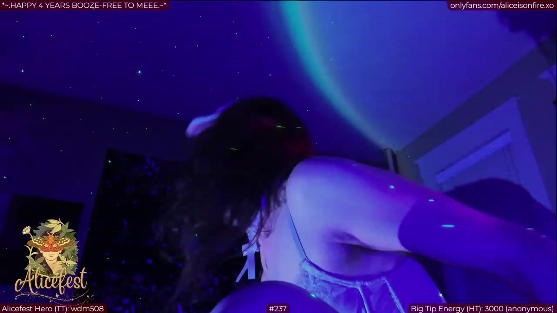 Gallery image thumbnail from aliceisonfire's myfreecams stream on, 03/12/2023, 05:54 image 6 of 20