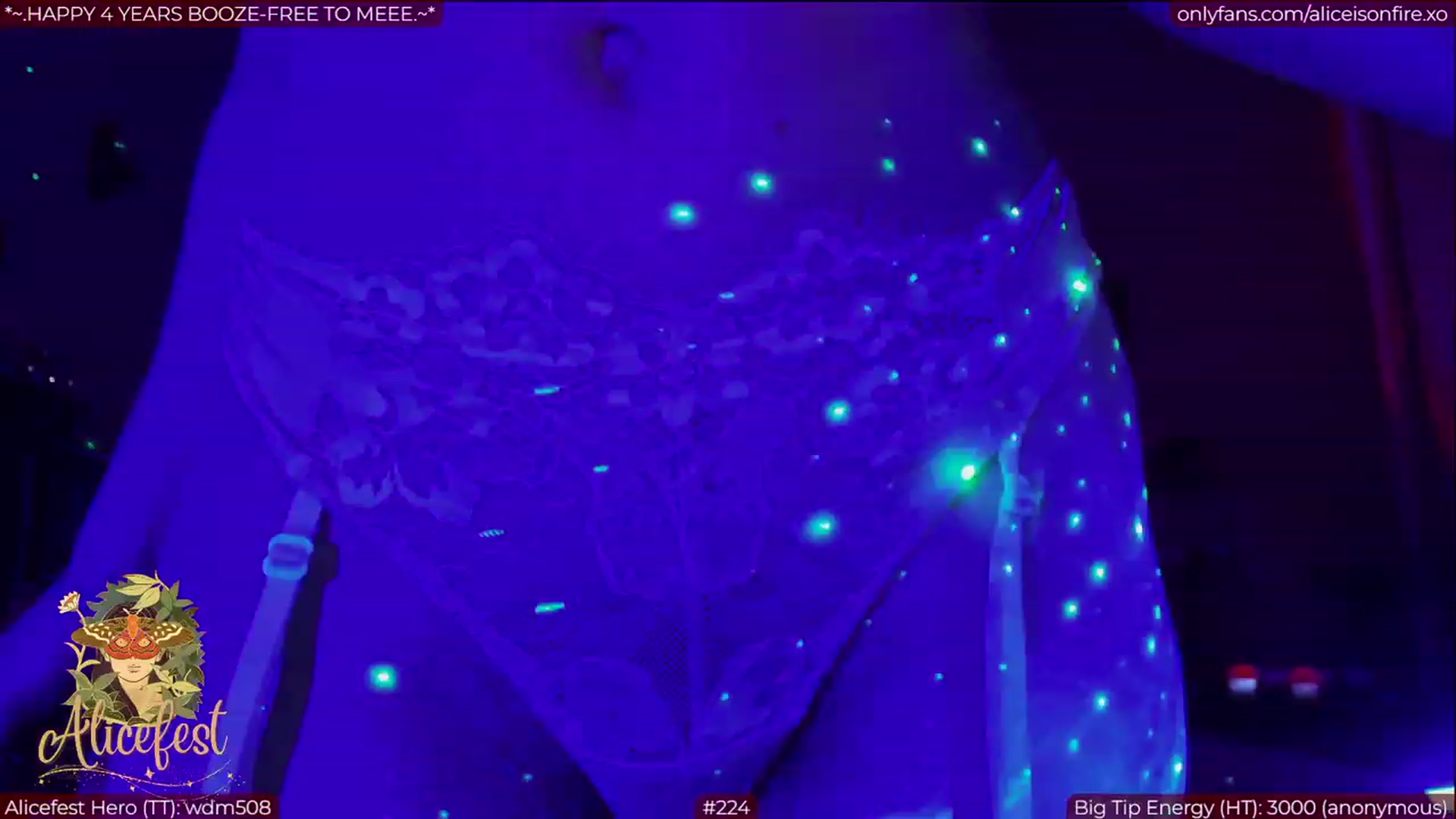 Gallery image thumbnail from aliceisonfire's myfreecams stream on, 03/12/2023, 05:54 image 16 of 20