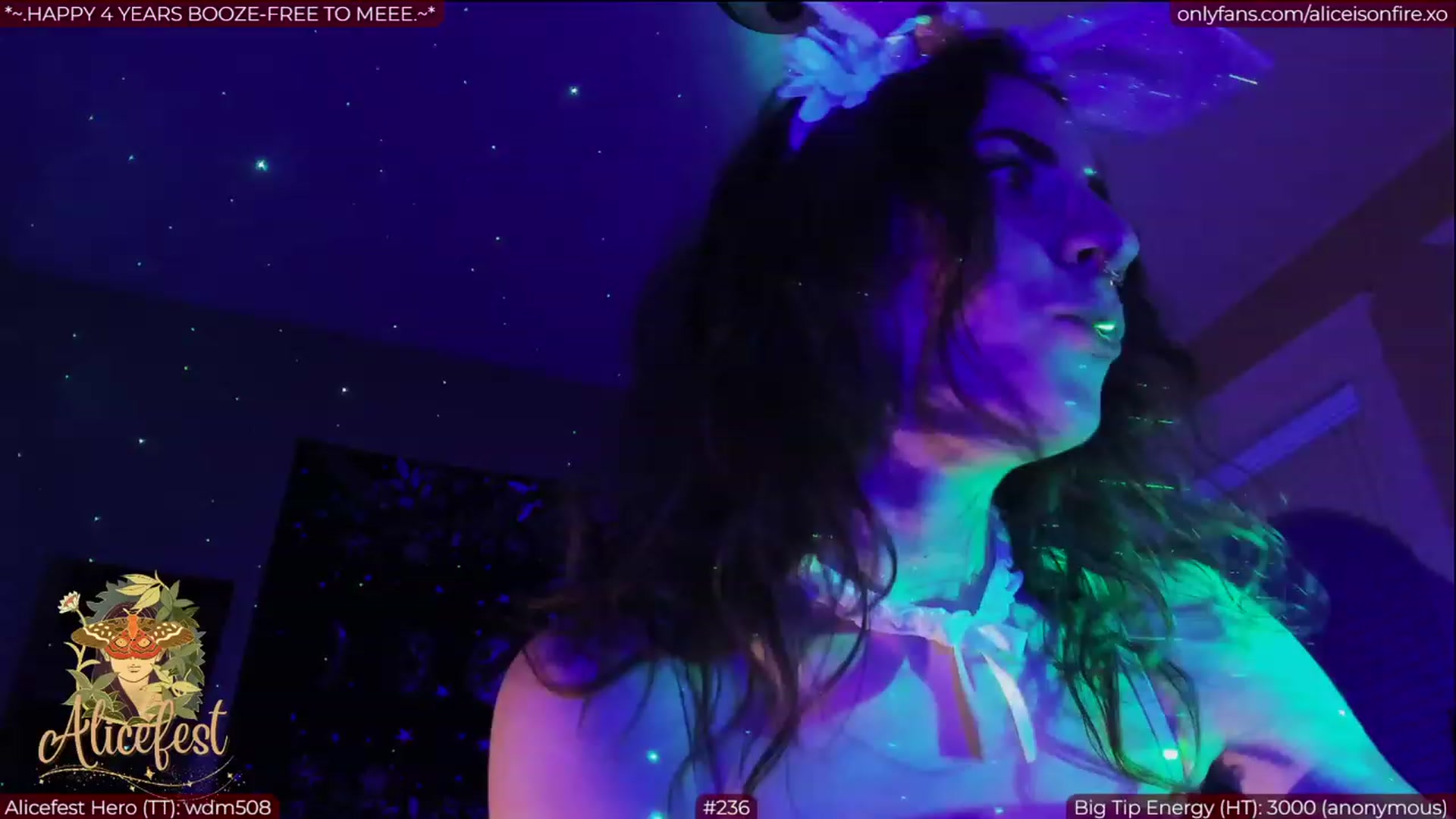 Gallery image thumbnail from aliceisonfire's myfreecams stream on, 03/12/2023, 05:54 image 5 of 20