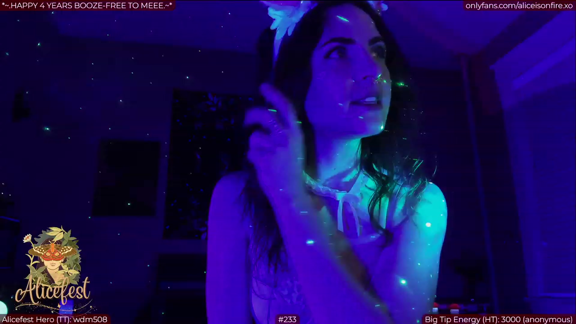 Gallery image thumbnail from aliceisonfire's myfreecams stream on, 03/12/2023, 05:54 image 8 of 20