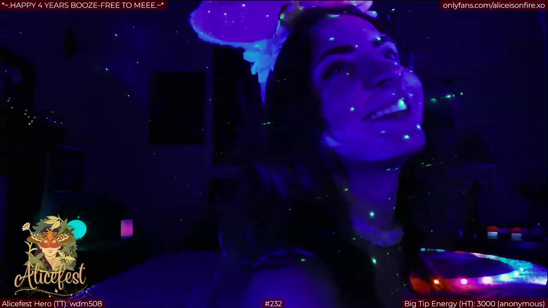 Gallery image thumbnail from aliceisonfire's myfreecams stream on, 03/12/2023, 05:54 image 11 of 20